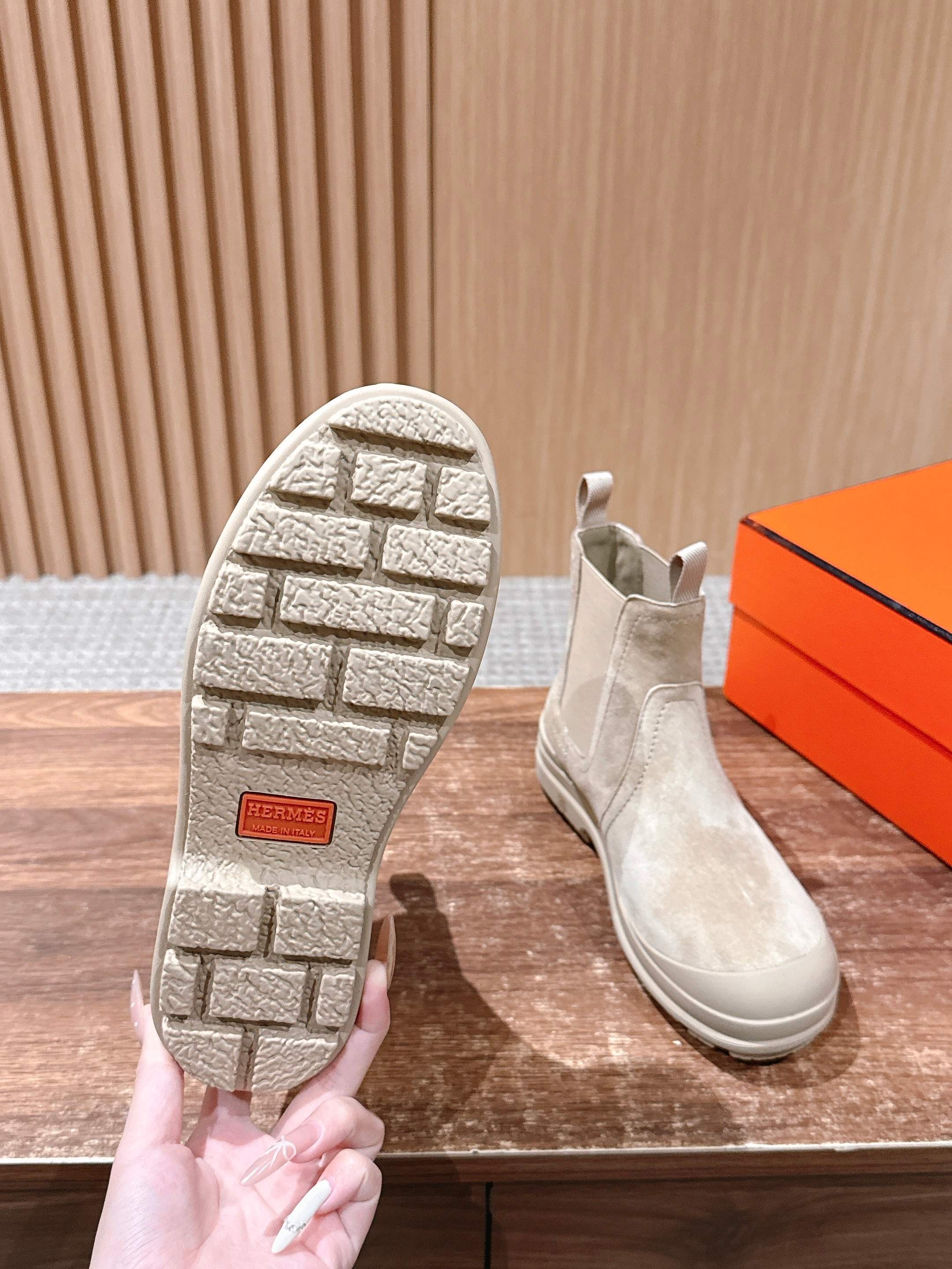 HM 25  Chelsea Ankle Boots Beige Suede 512547
