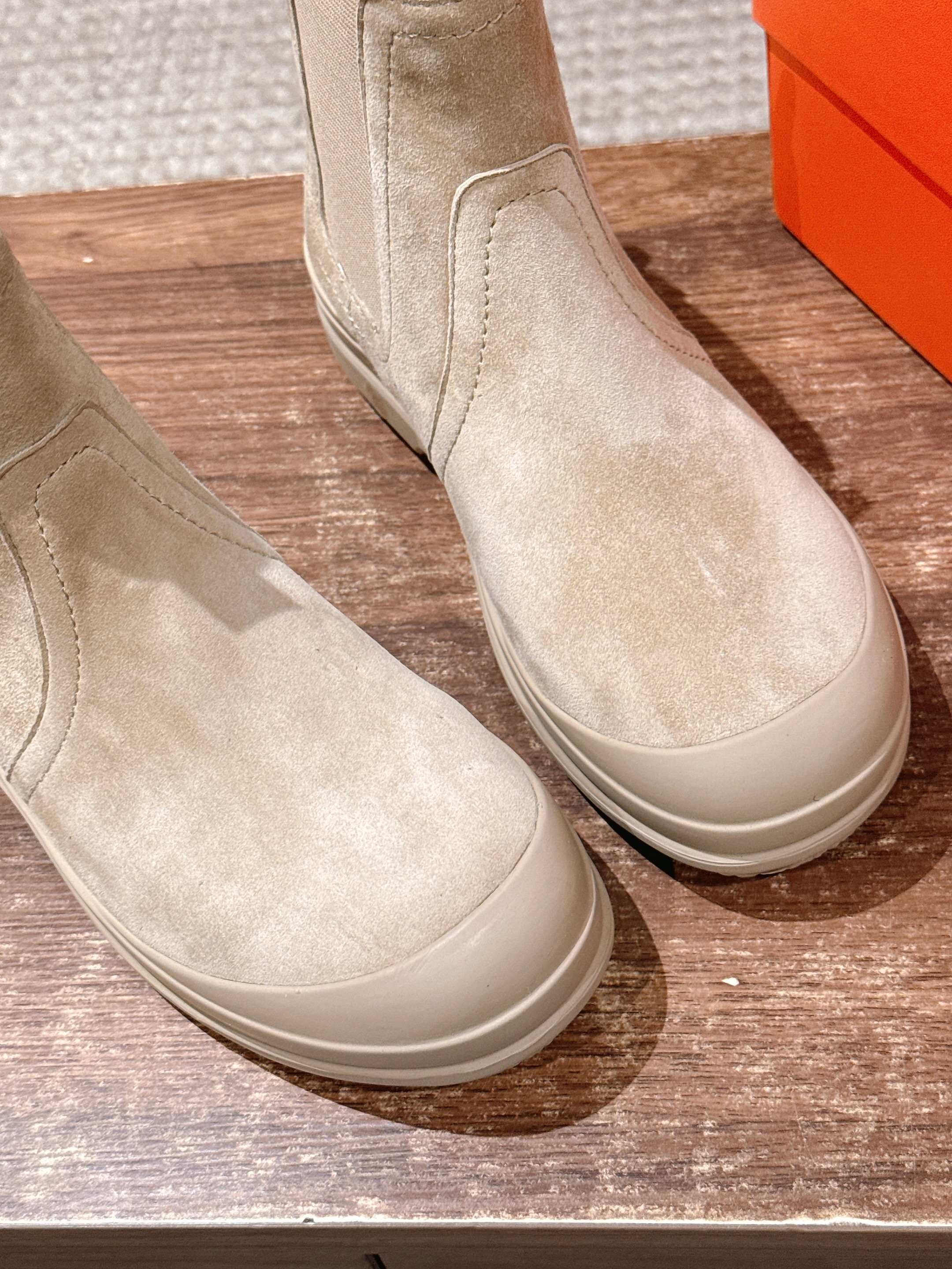 HM 25  Chelsea Ankle Boots Beige Suede 512547