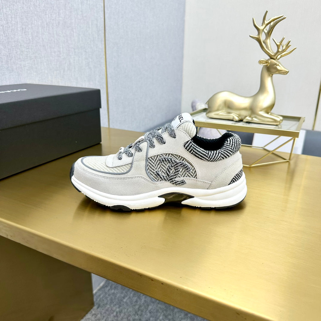 CC 2026 Casual Sneakers Ivory Black Suede 668049