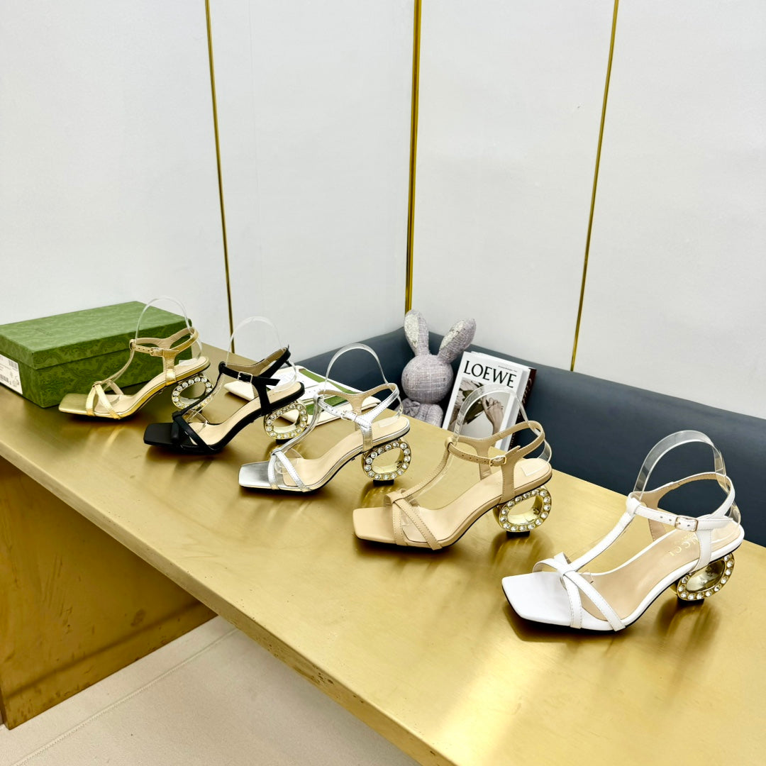 MEDIUM-HEEL SANDAL IN GOLD CALFSKIN WITH RHINSTONES