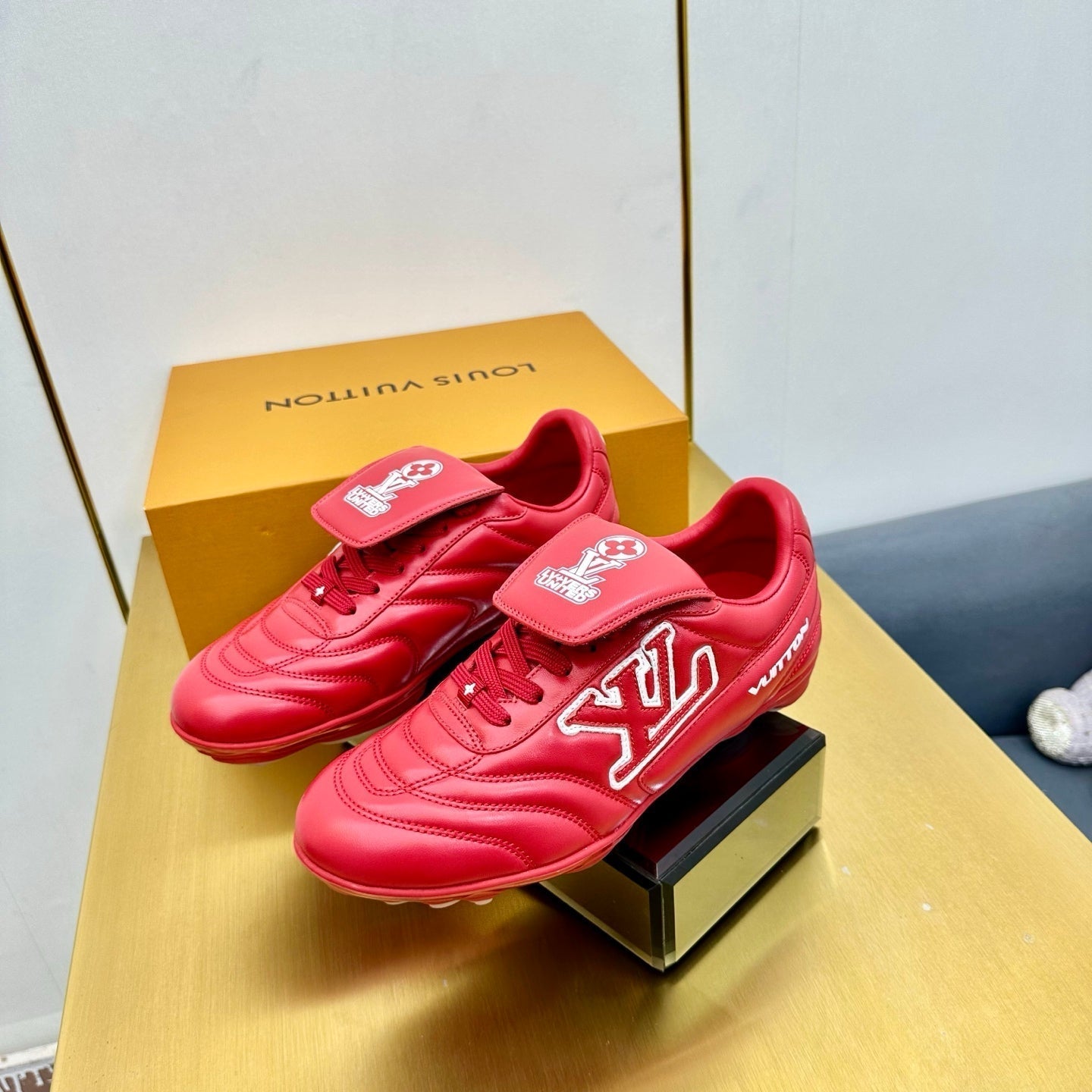 LV 25C Sneaker LV Footprint Soccer Rouge Cuir de Veau uni 219934