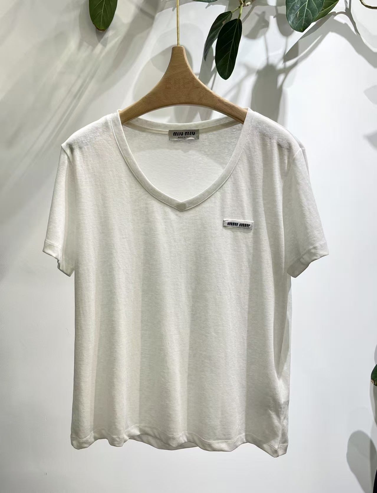 Miumiu 2026 V-neck short-sleeved T-shirt Cotton