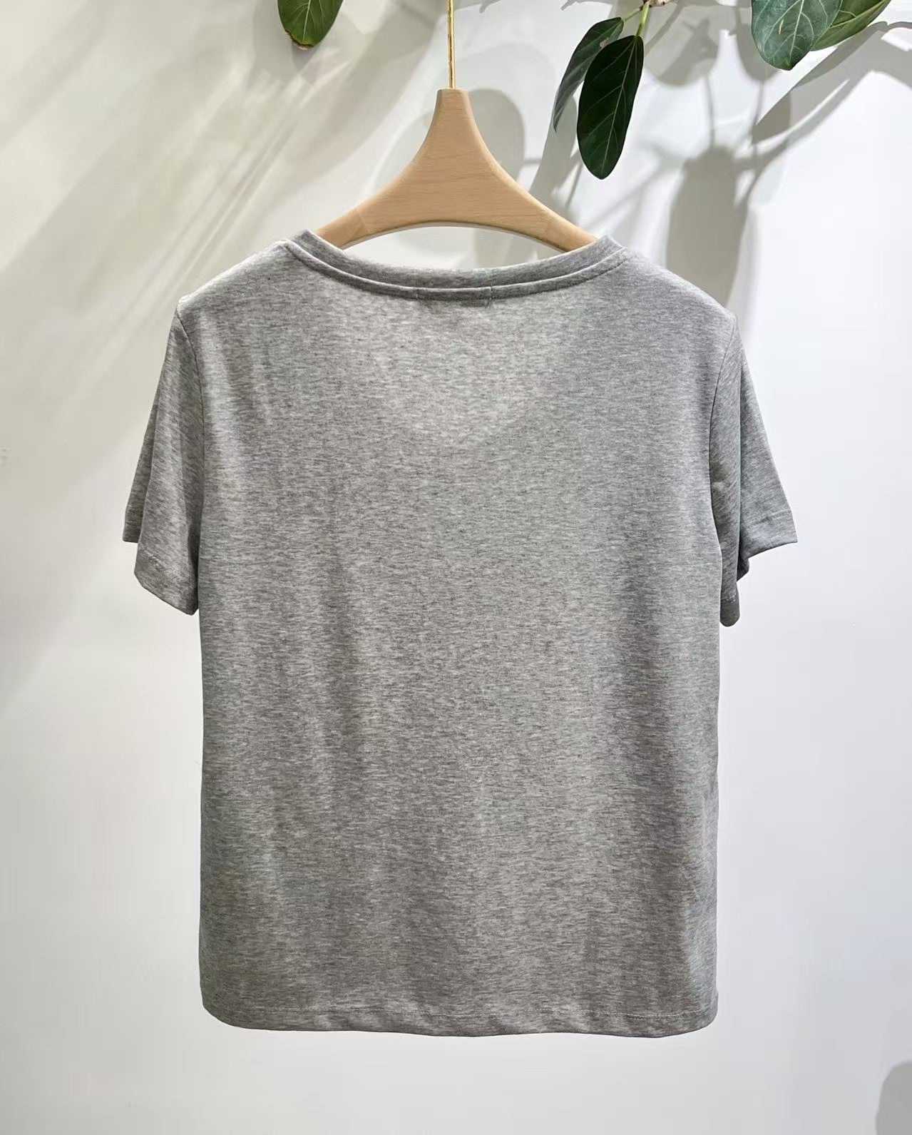 Miumiu 2026 V-neck short-sleeved T-shirt Cotton