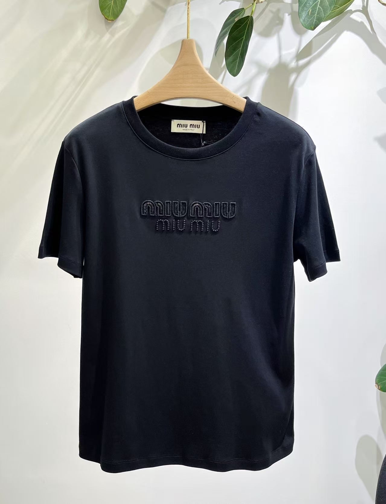 Miumiu 2026 Short-sleeved T-shirt With 3D Embroidered Logo White Black Cotton