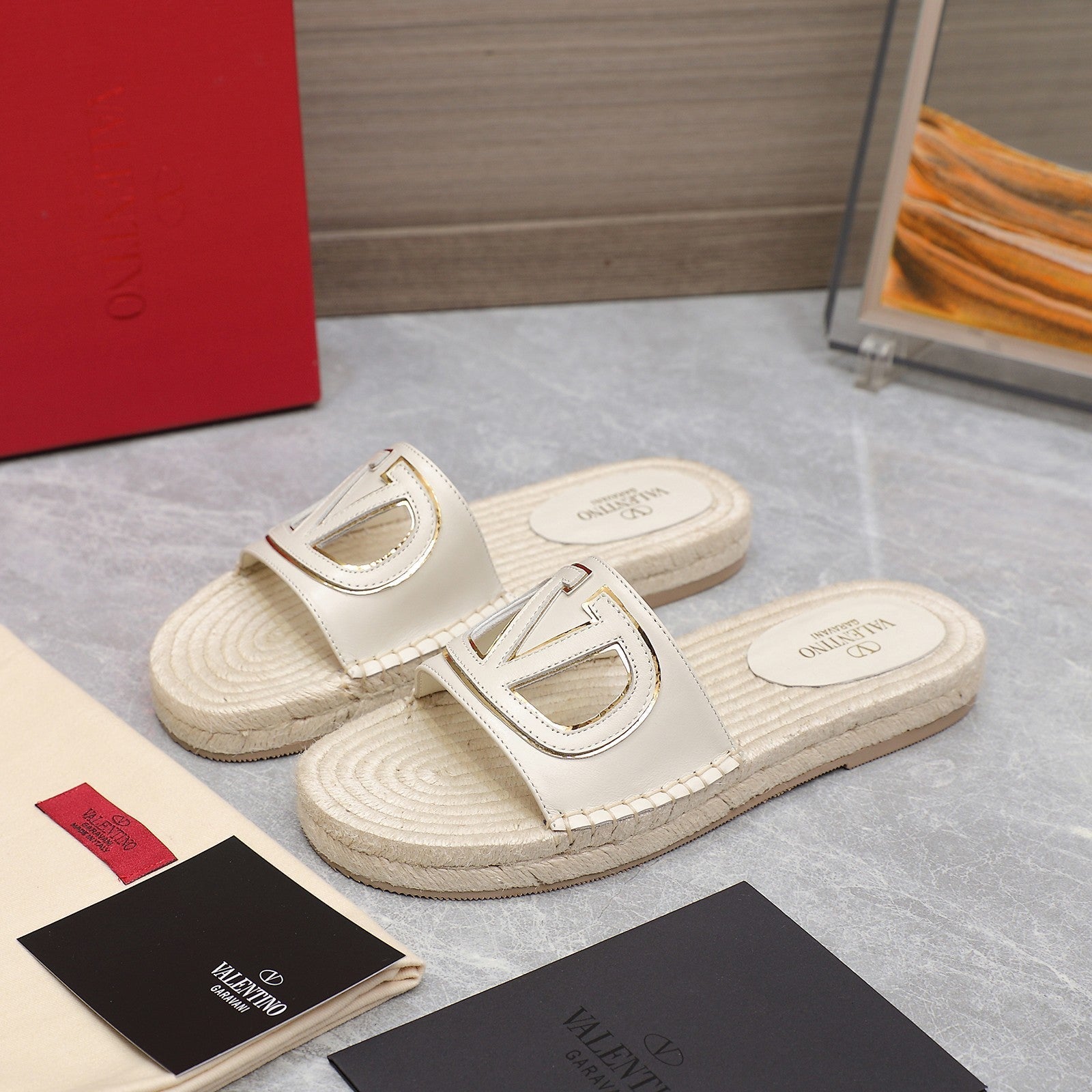 Vlogo Cut-Out Slide 20 Ivory Calfskin Beige Sole Raffia