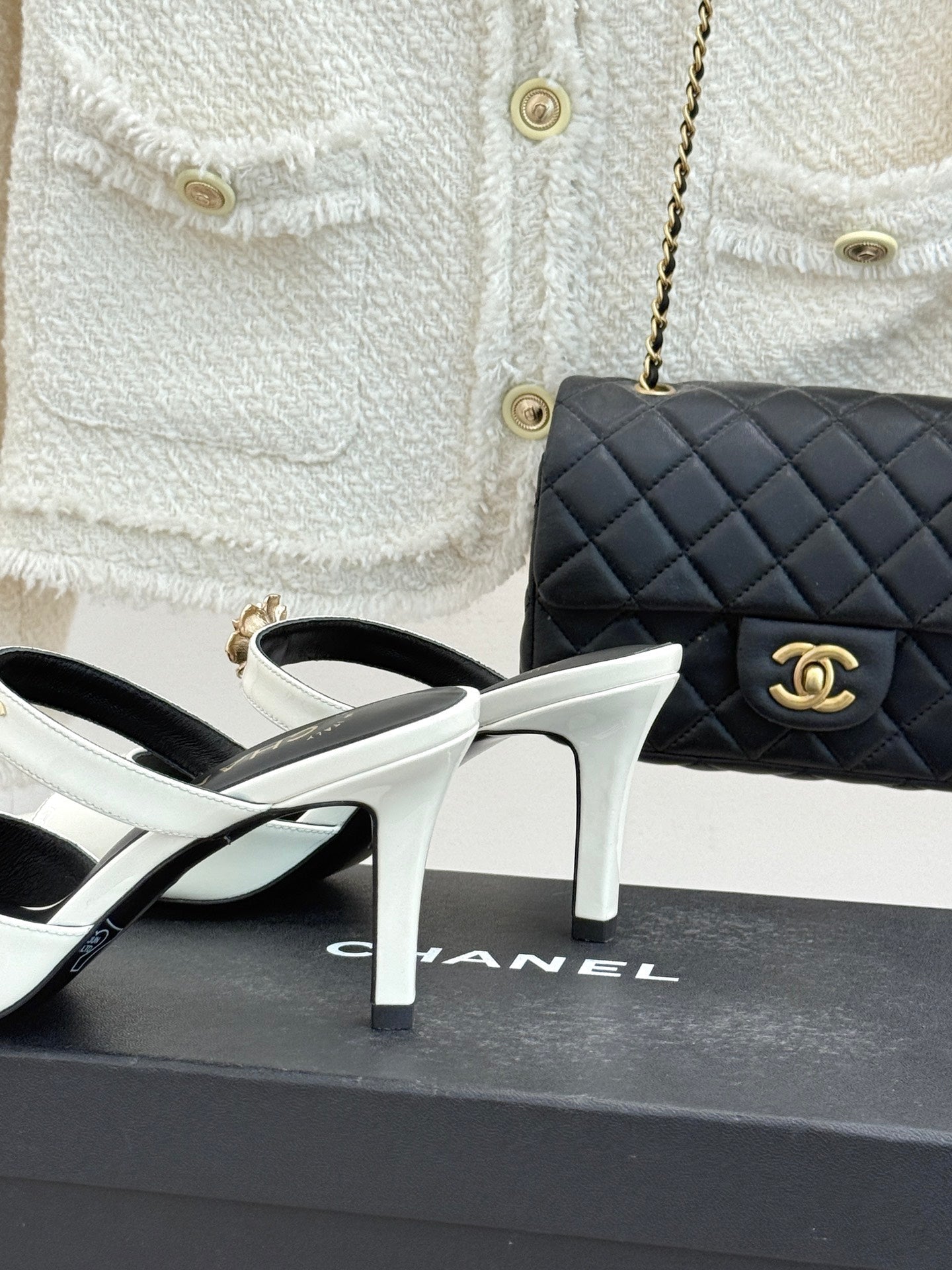 CC 26s High Heeled Sandals White Patent Leather 643032