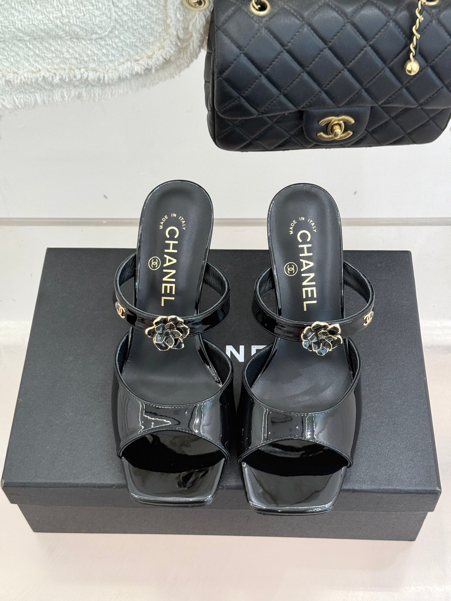 CC 26s High Heeled Sandals Black Patent Leather 643034