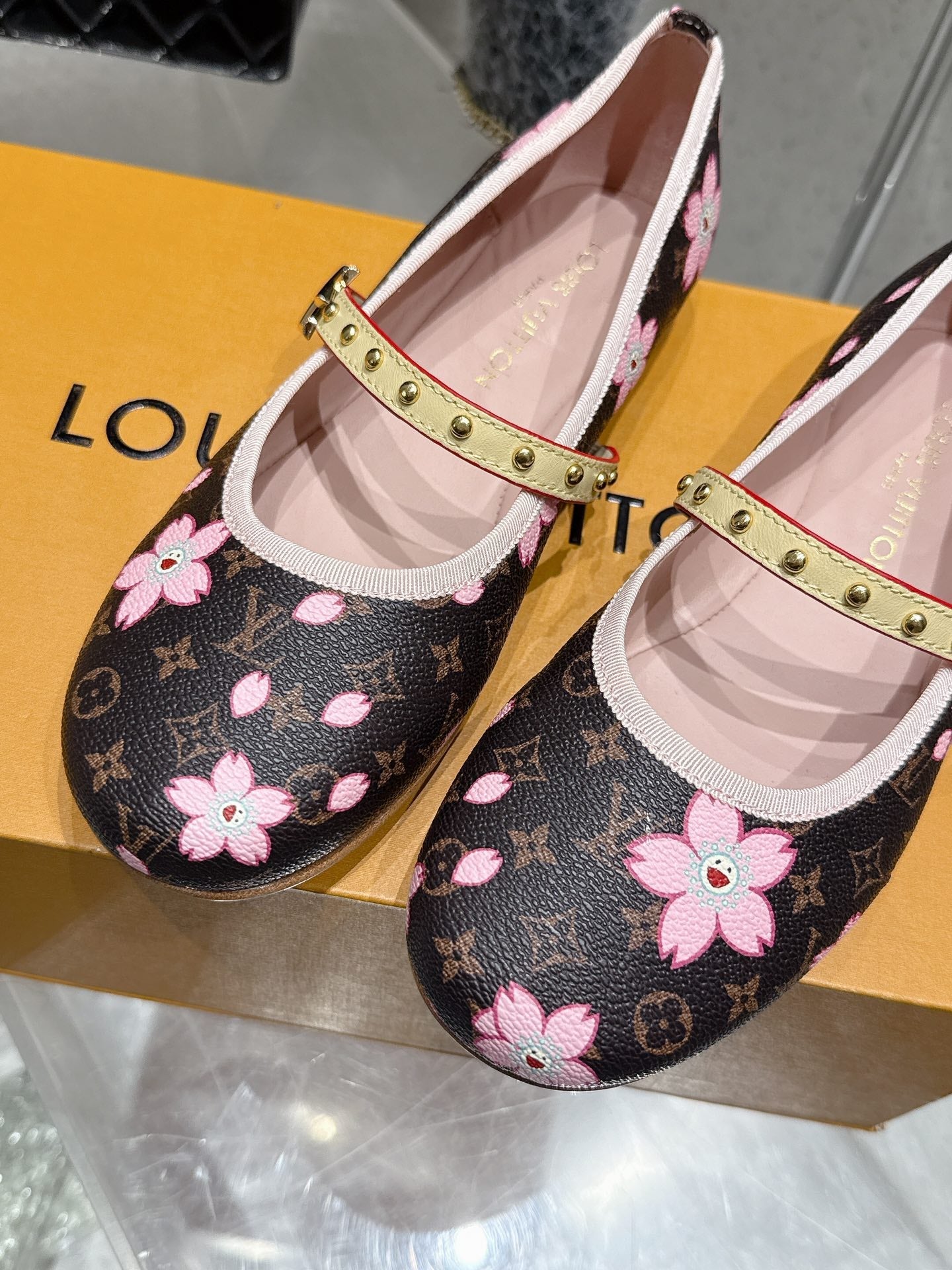 LV 26s Ballet Flats Brown Pink Monogram Leather  610839