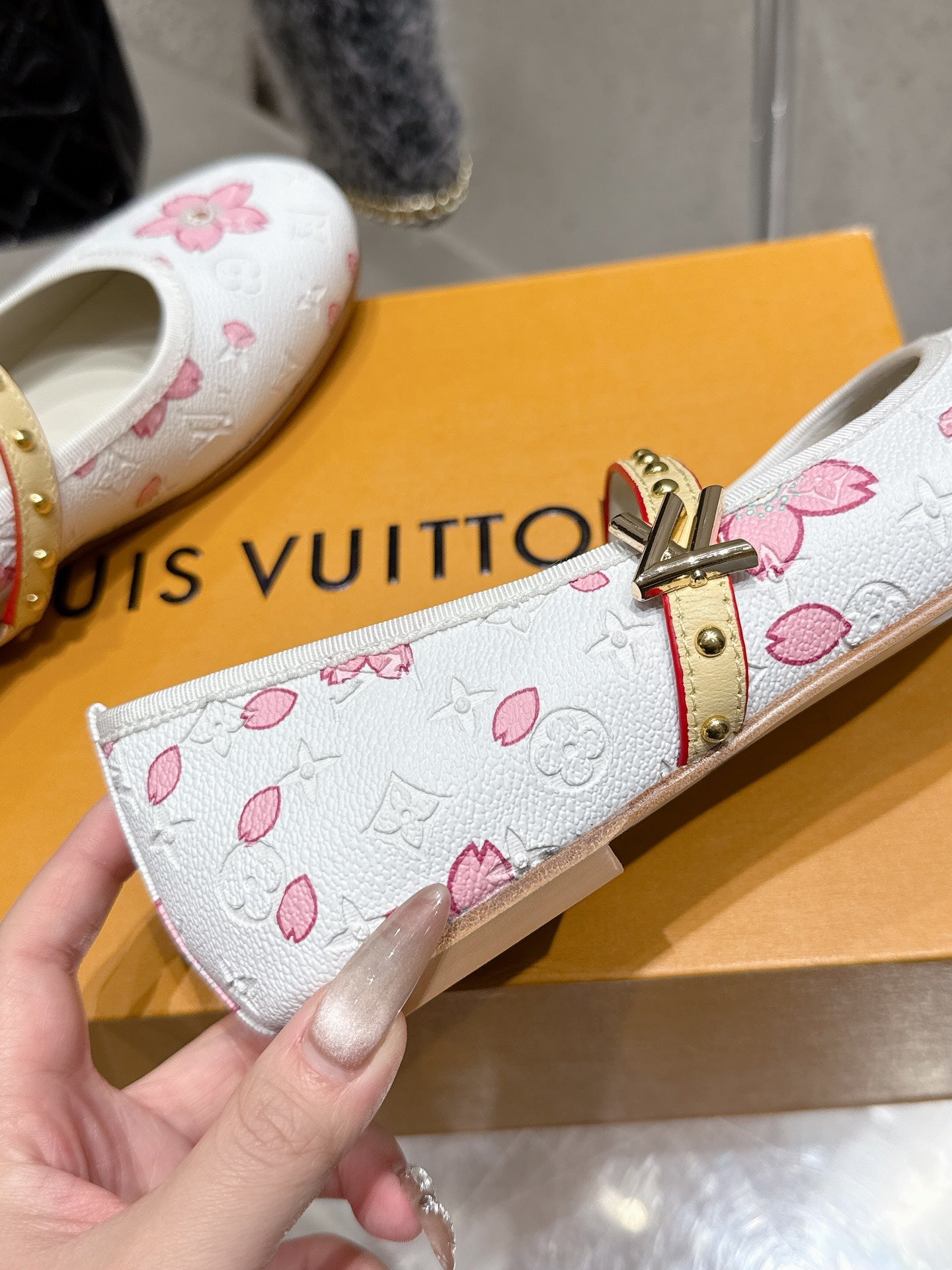 LV 26s Ballet Flats White Pink Monogram Leather  610841