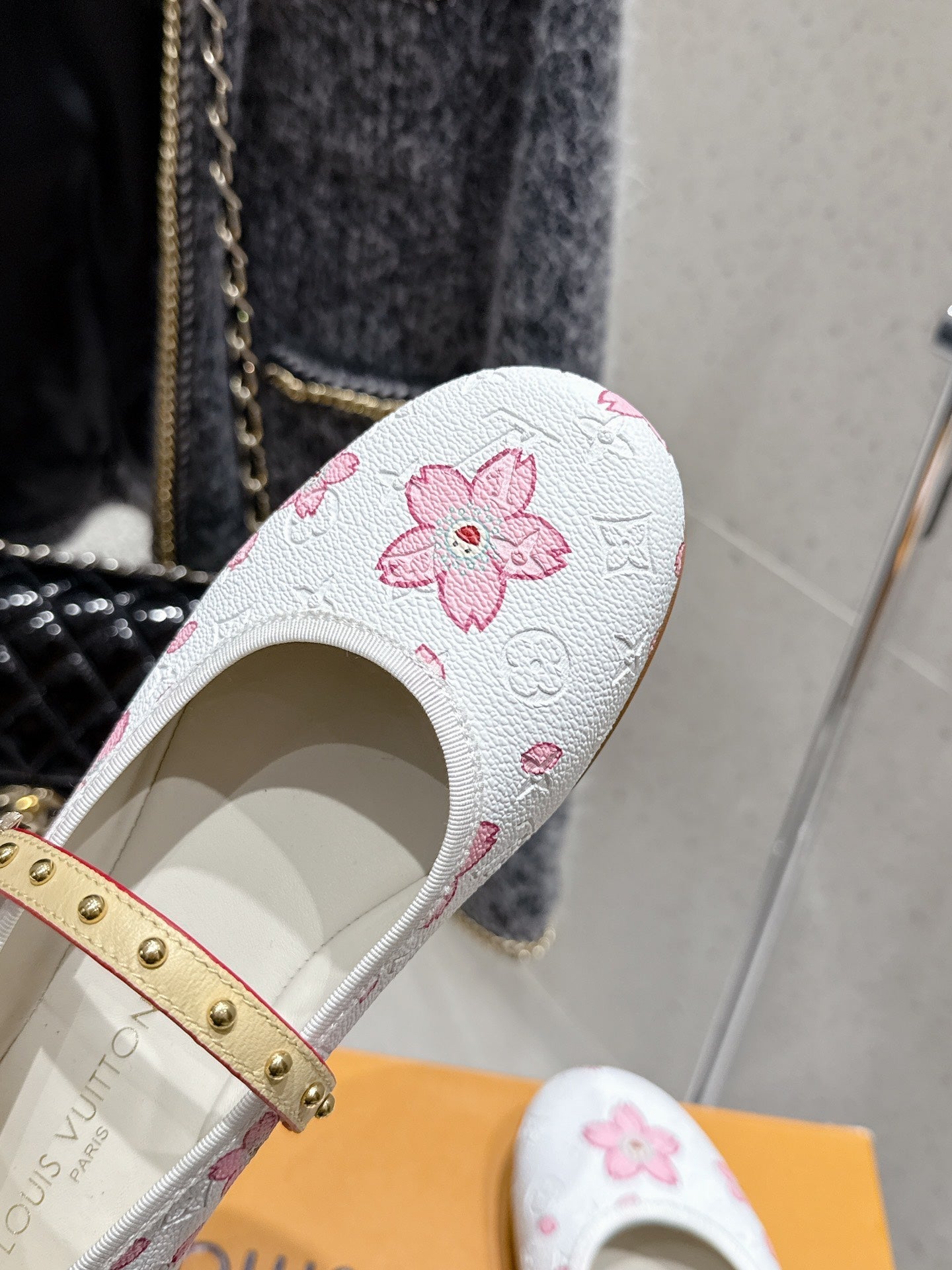 LV 26s Ballet Flats White Pink Monogram Leather  610841