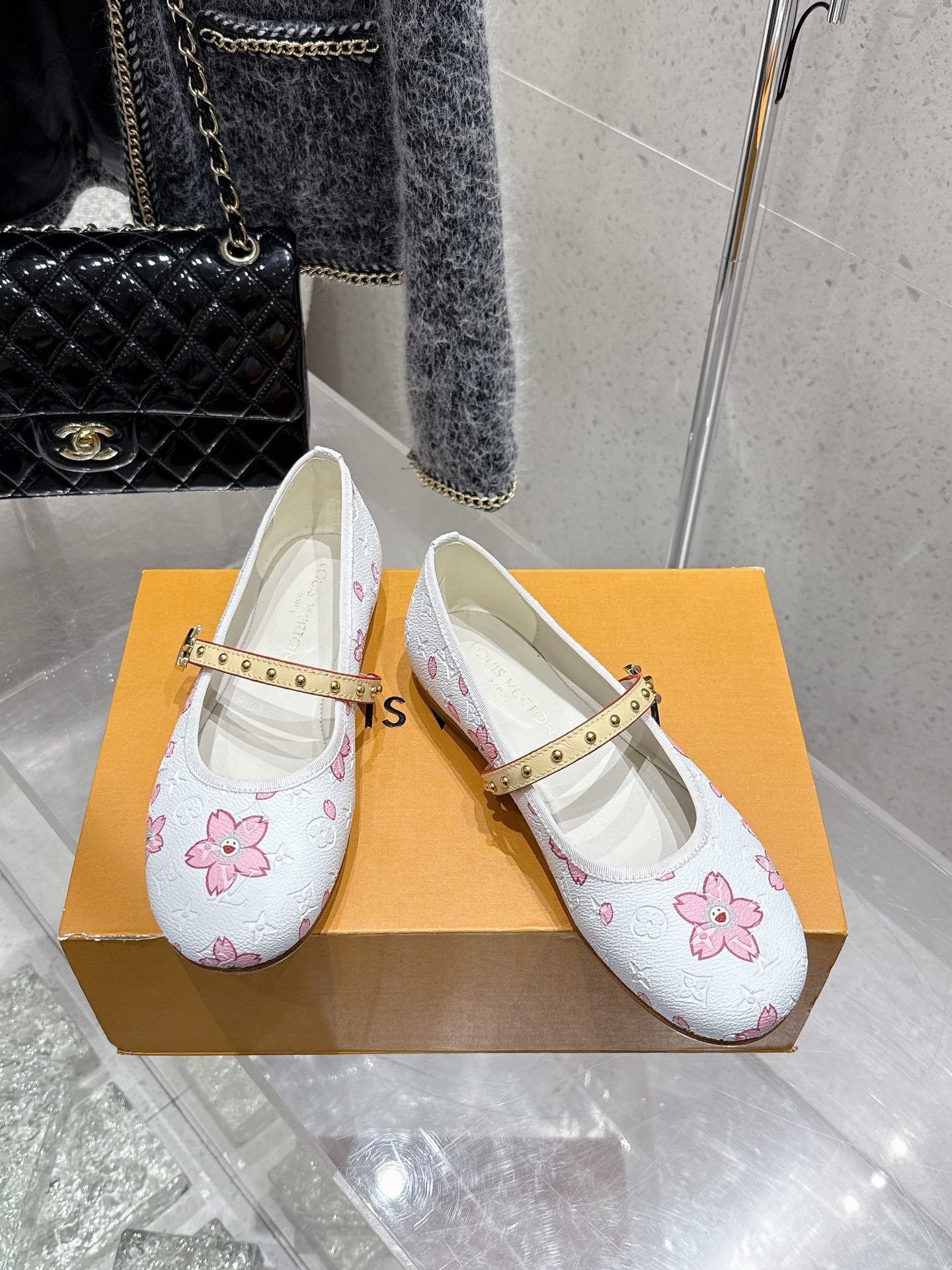 LV 26s Ballet Flats White Pink Monogram Leather  610841