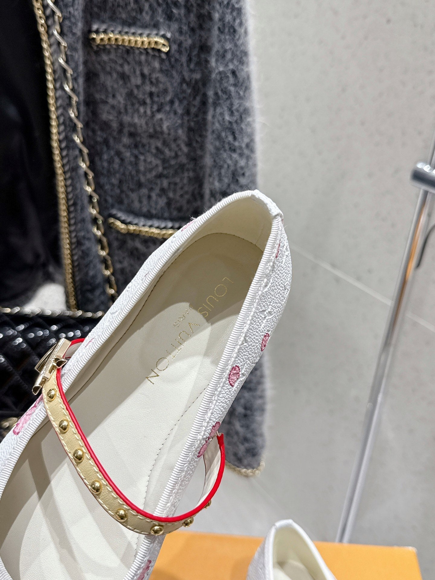 LV 26s Ballet Flats White Pink Monogram Leather  610841