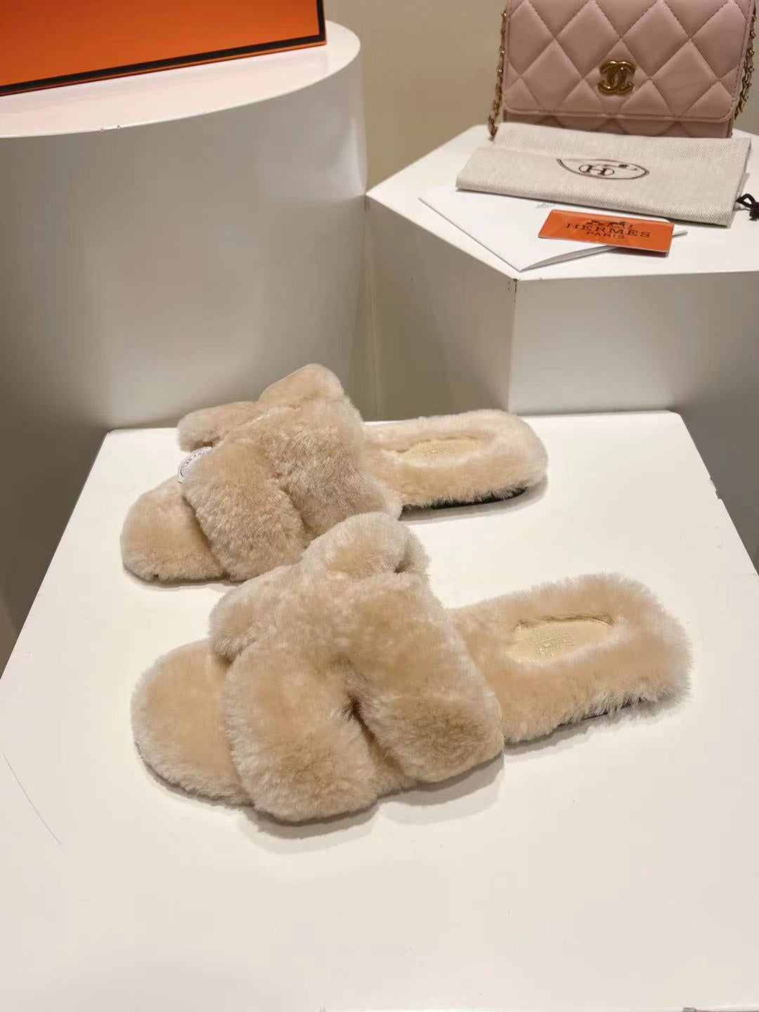 Hermes Oran Sandal Beige Sheep Fur 406993