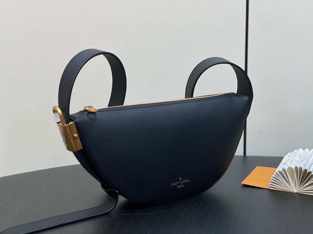low key bumbag 28cm black calfskin