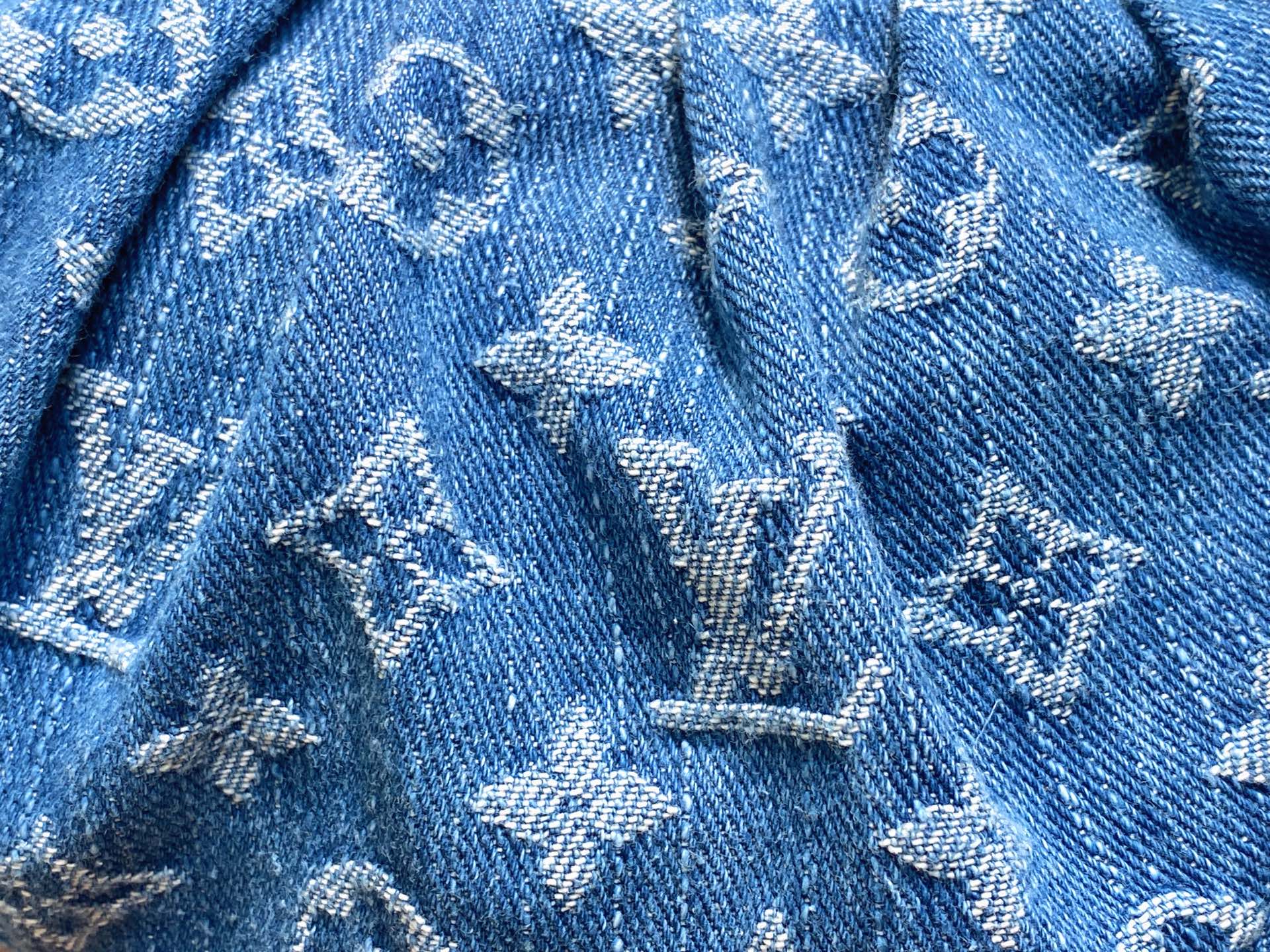 LV Pochette Valley 21cm Blue Denim