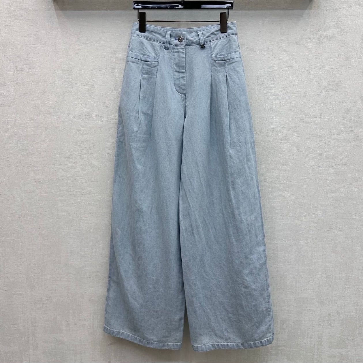 Chanel 2026 Wide-Leg Jeans Light Blue Cotton 636014
