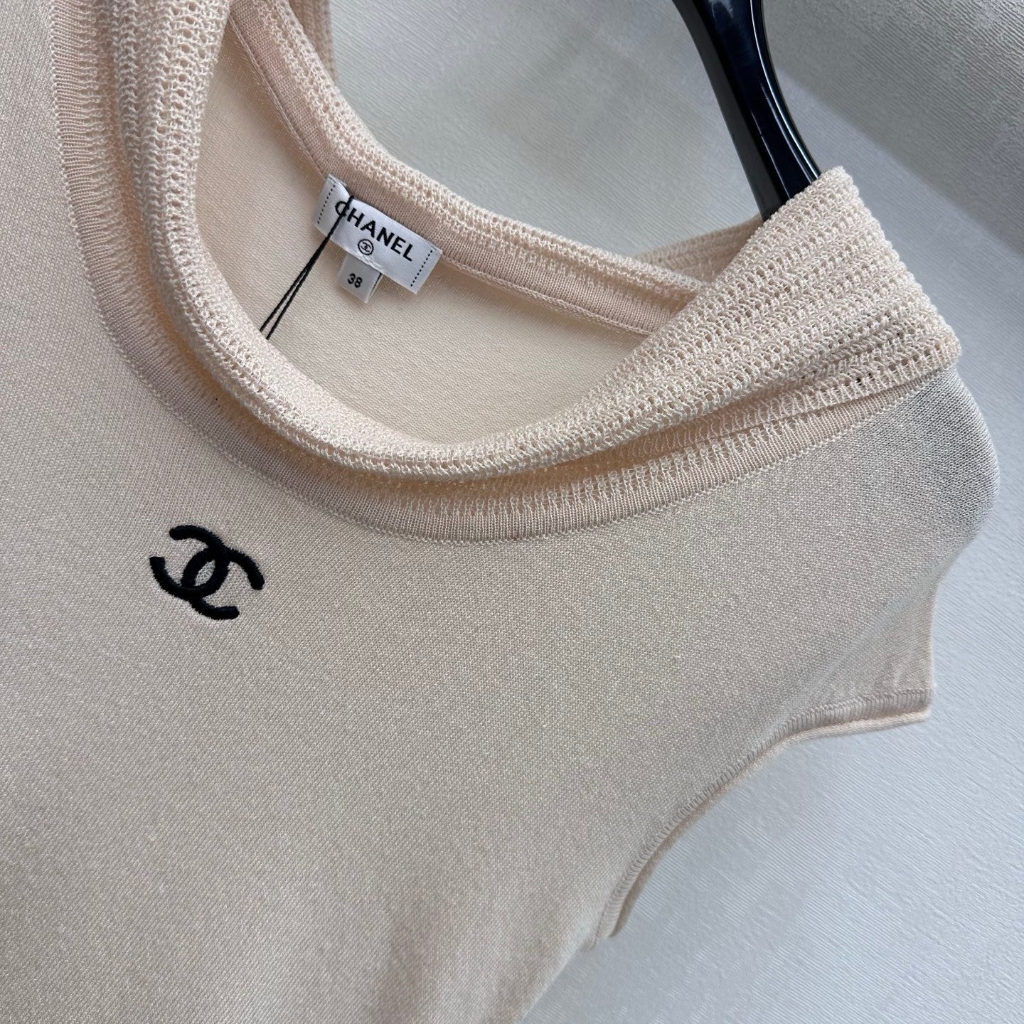 Chanel 2026 Knit Vest Beige Wool 638685