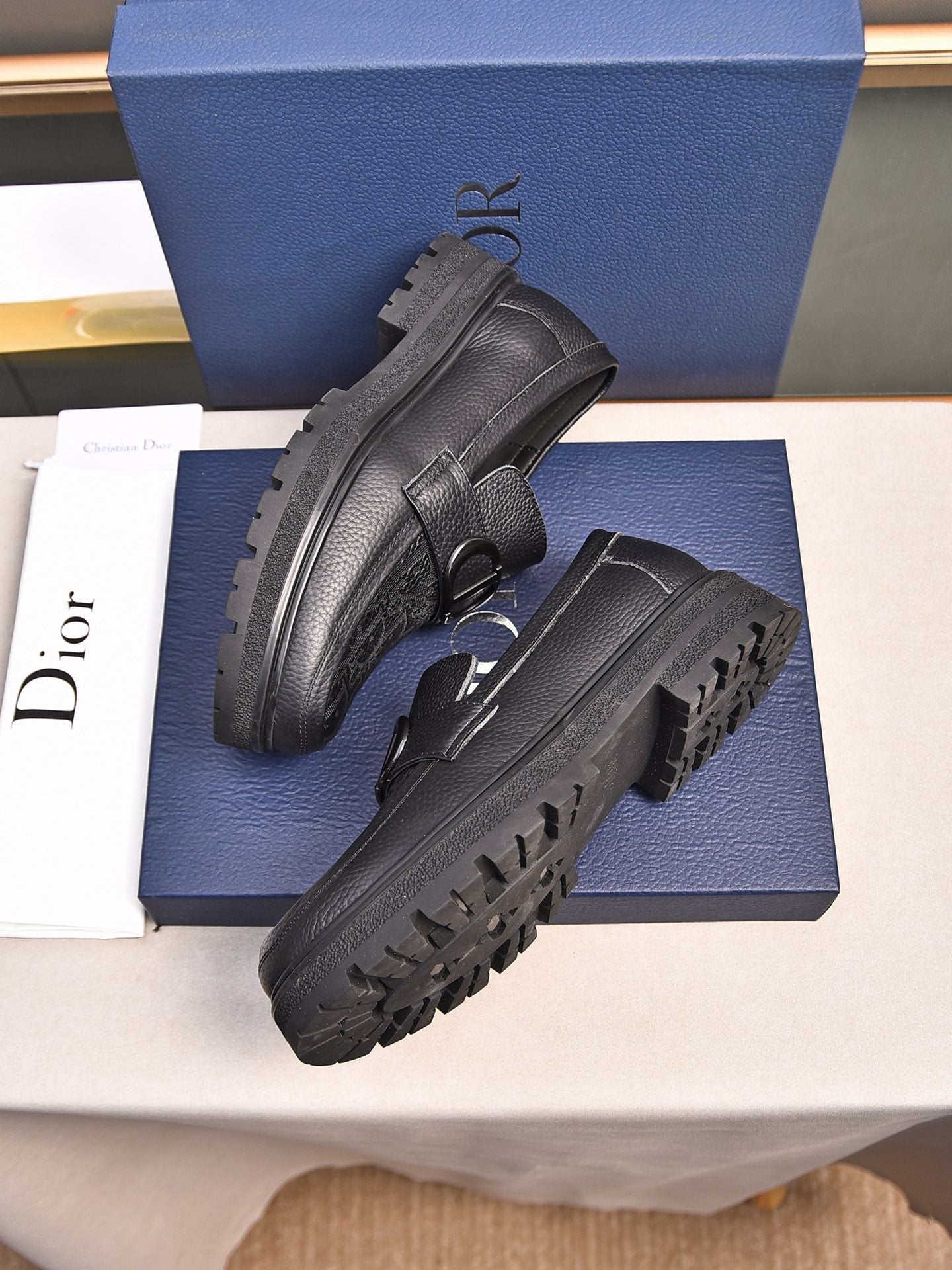 CD SYMBOL EXPLORER LOAFER BLACK GRAINED CALFSKIN