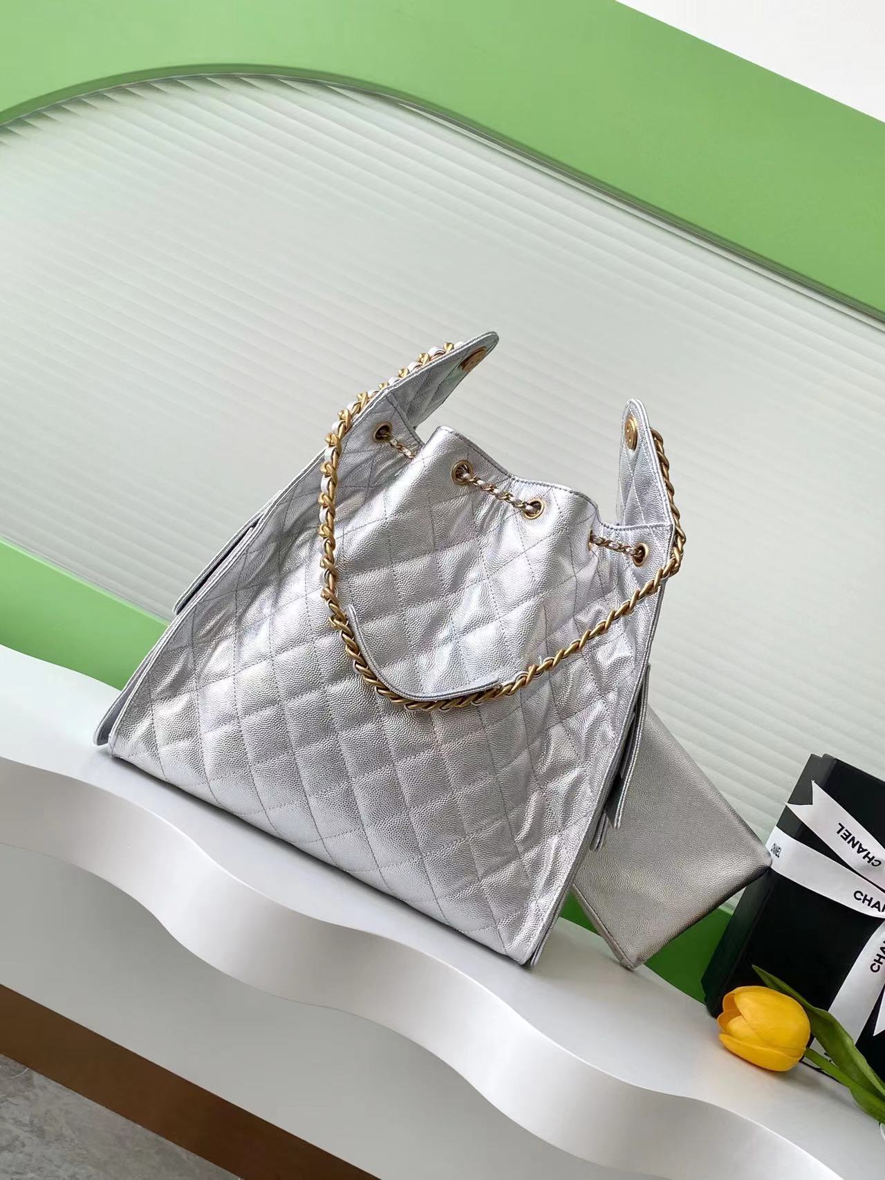 CC 25C Hobo Bags 40cm Silver Metalic Grained Calfskin