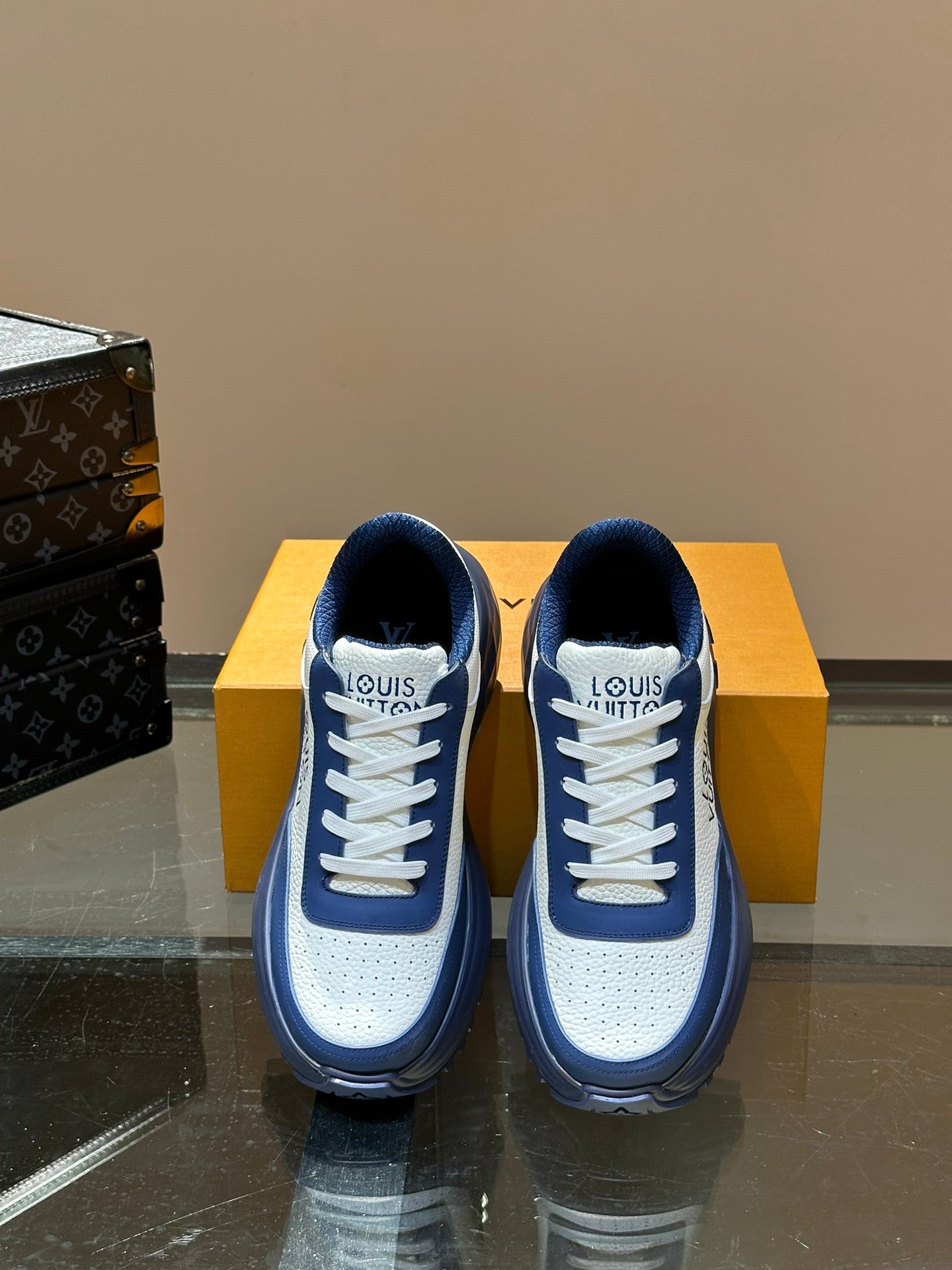THICK-SOLED SNEAKER COBALT BLUE AND WHITE CALFSKIN