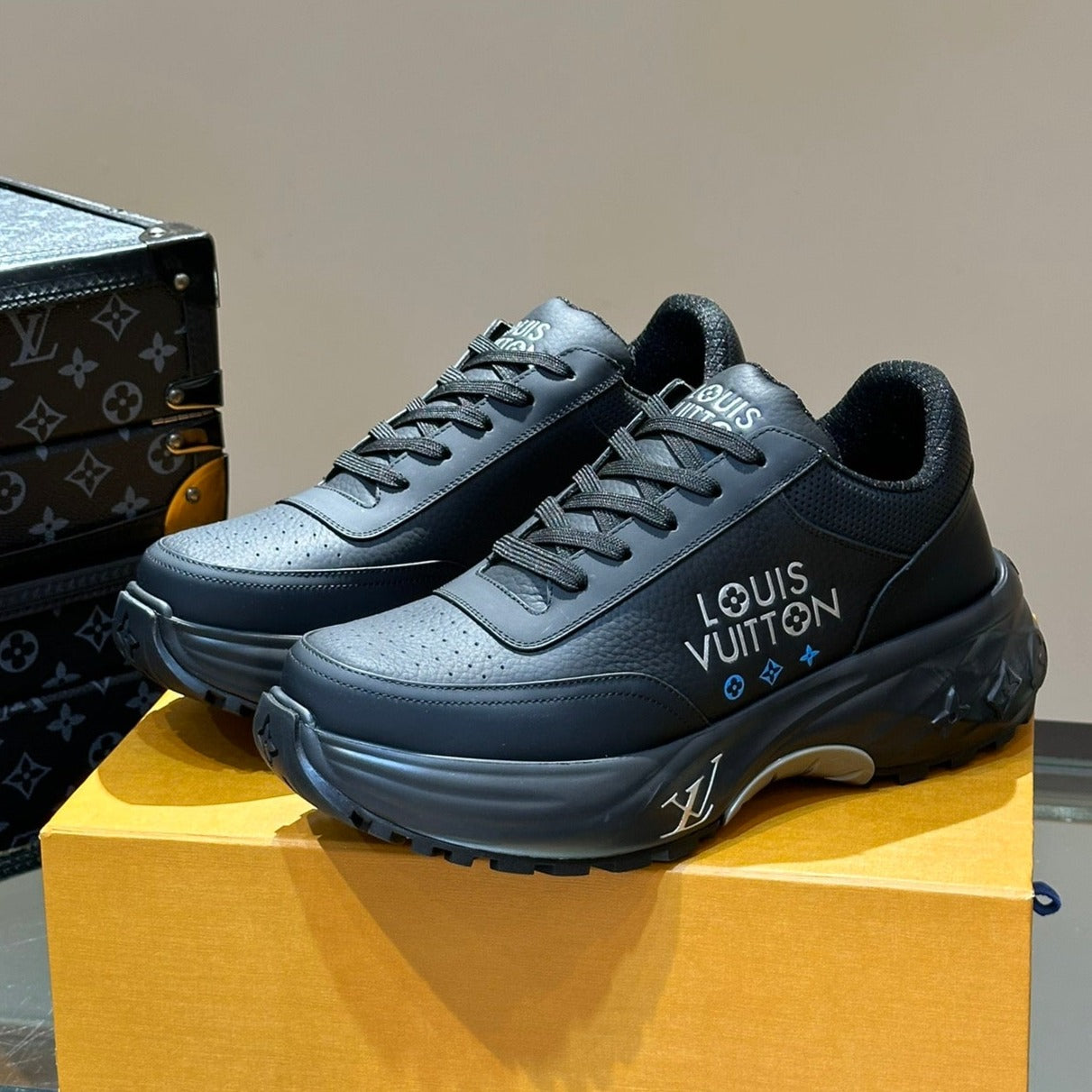 THICK-SOLED SNEAKER BLACK CALFSKIN