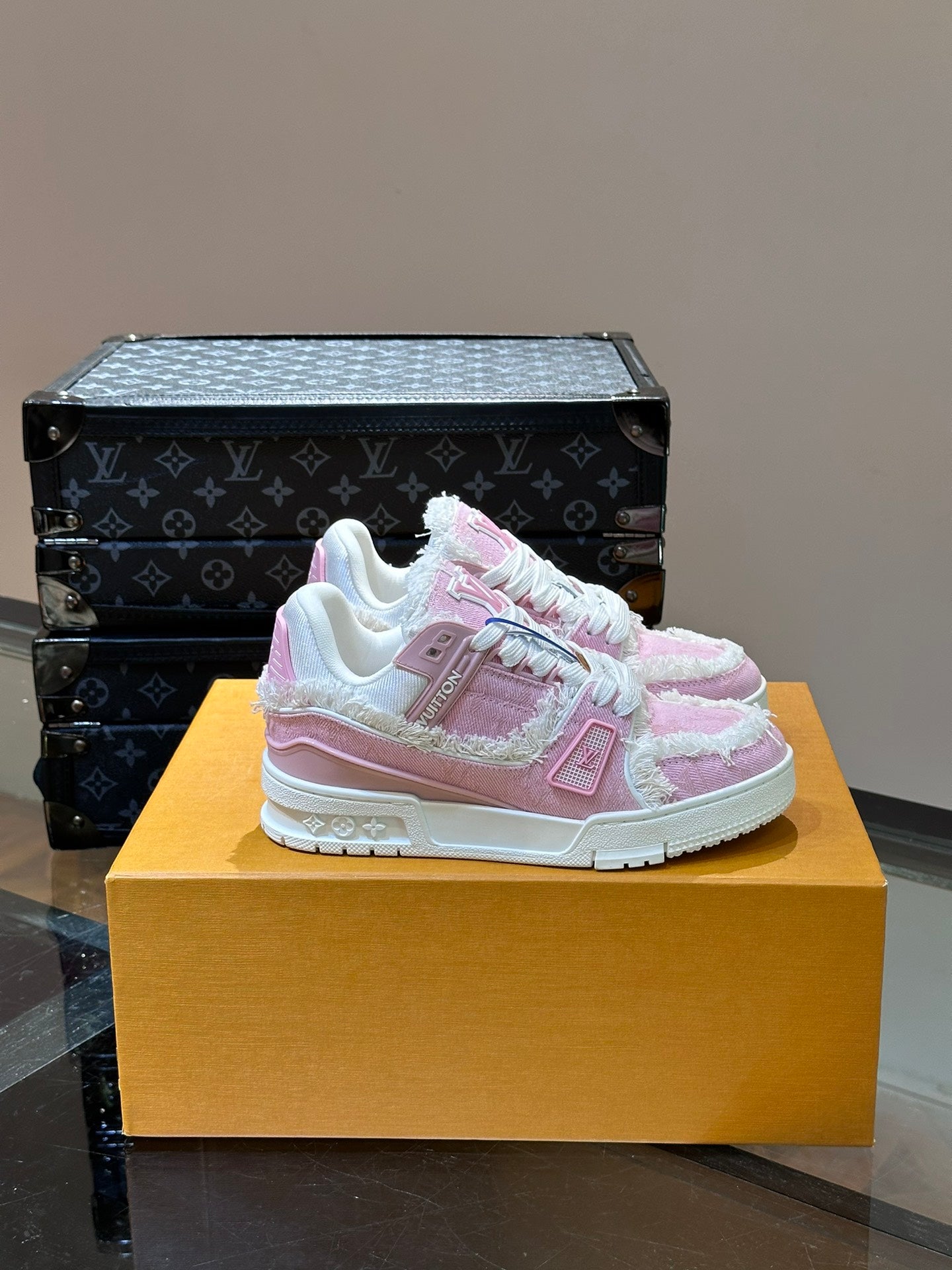 LV TRAINER SNEAKER LIGHT PINK FABRIC AND SUEDE