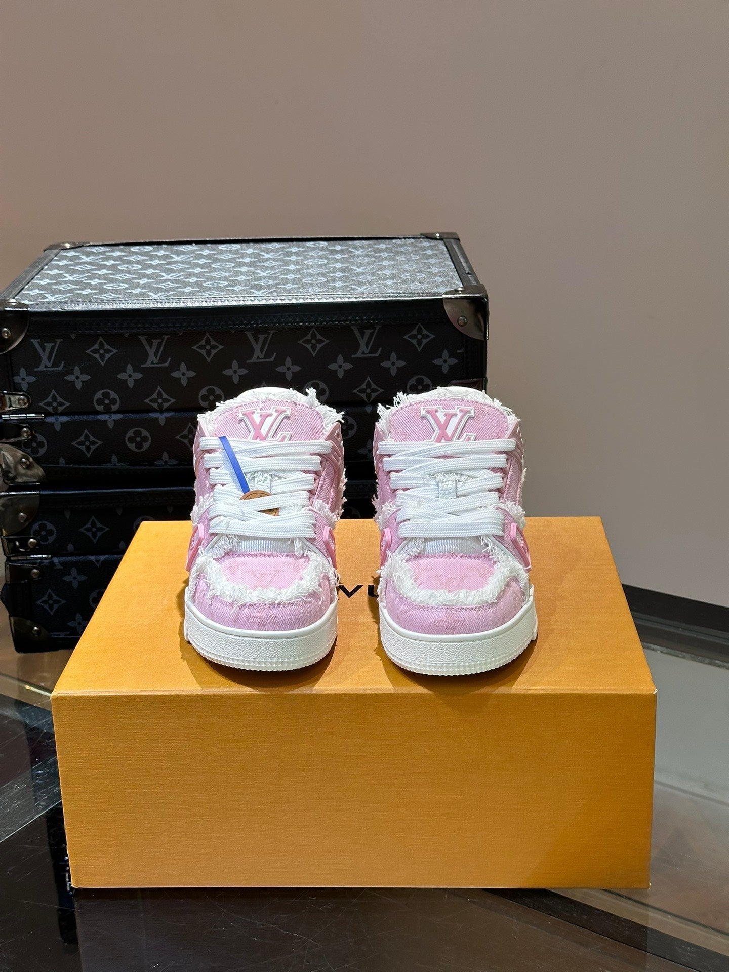 LV TRAINER SNEAKER LIGHT PINK FABRIC AND SUEDE
