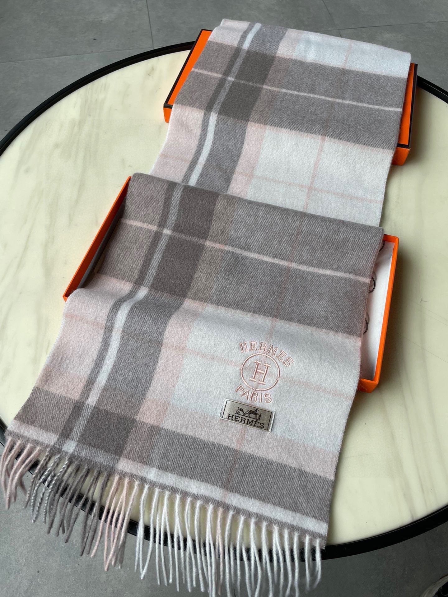 Scarf 180 CM In Light Grey White Mix Light Pink Caro Cashmere
