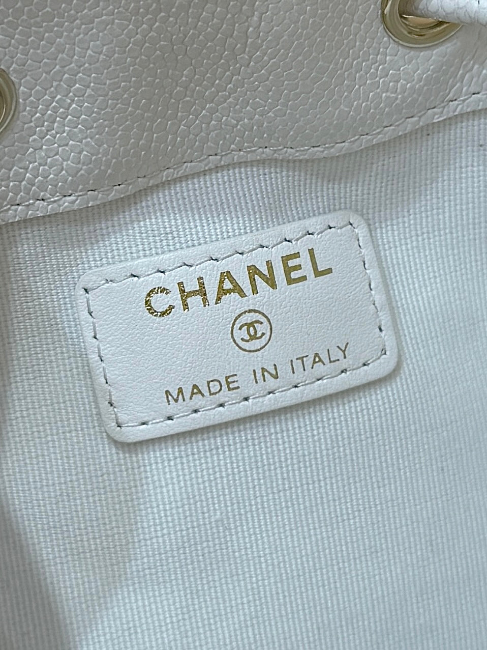 Chanel 2025 Mini Bucket Bag 15cm White Calfskin 343060