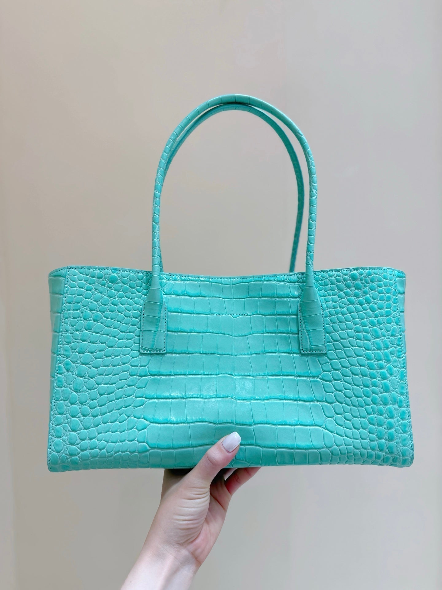 Chanel 25 Crocodile-embossed 40cm Bag Turquoise Cowhide 322961
