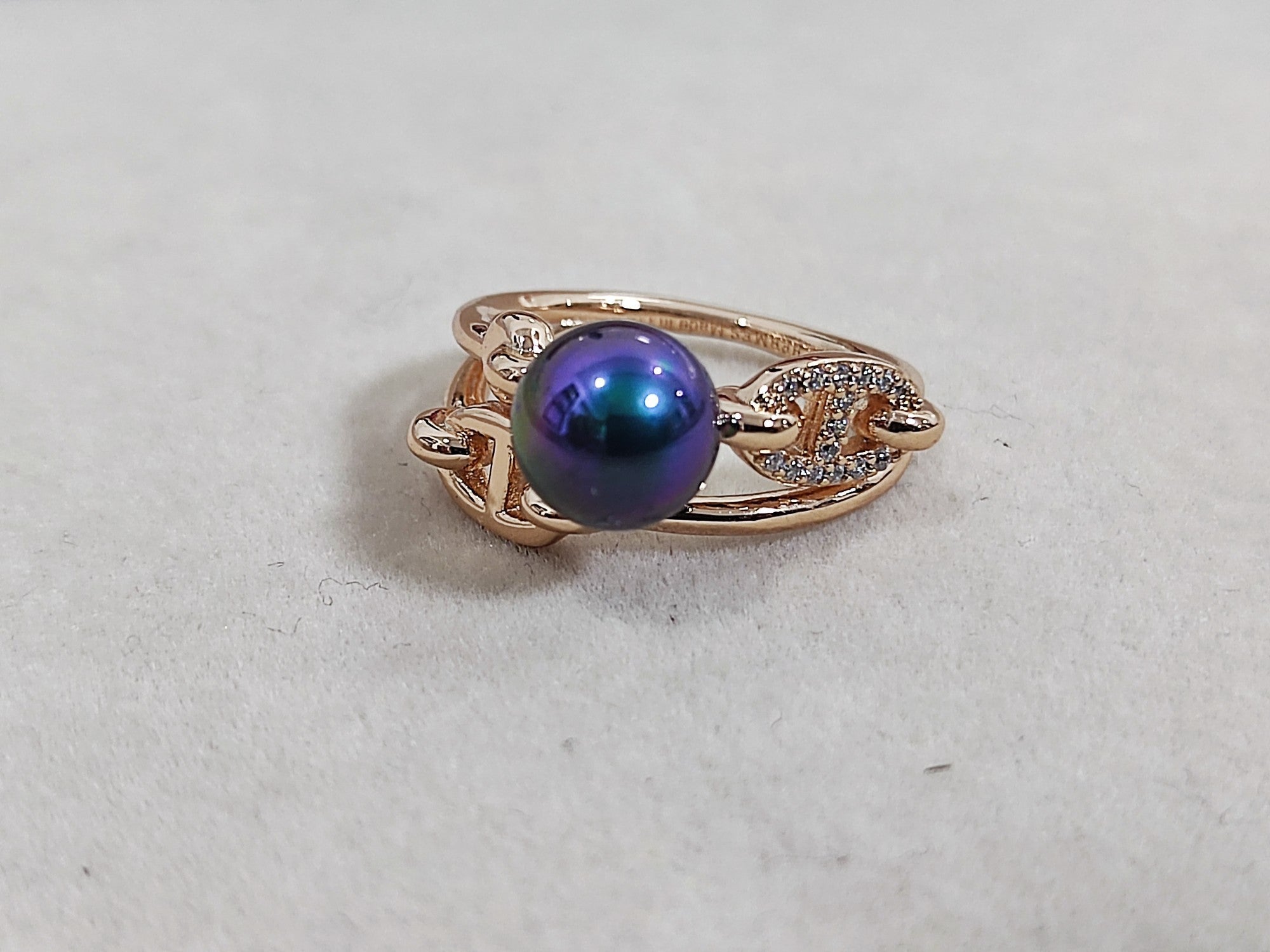 HM Pig Nose Black Pearl Rose Gold Ring