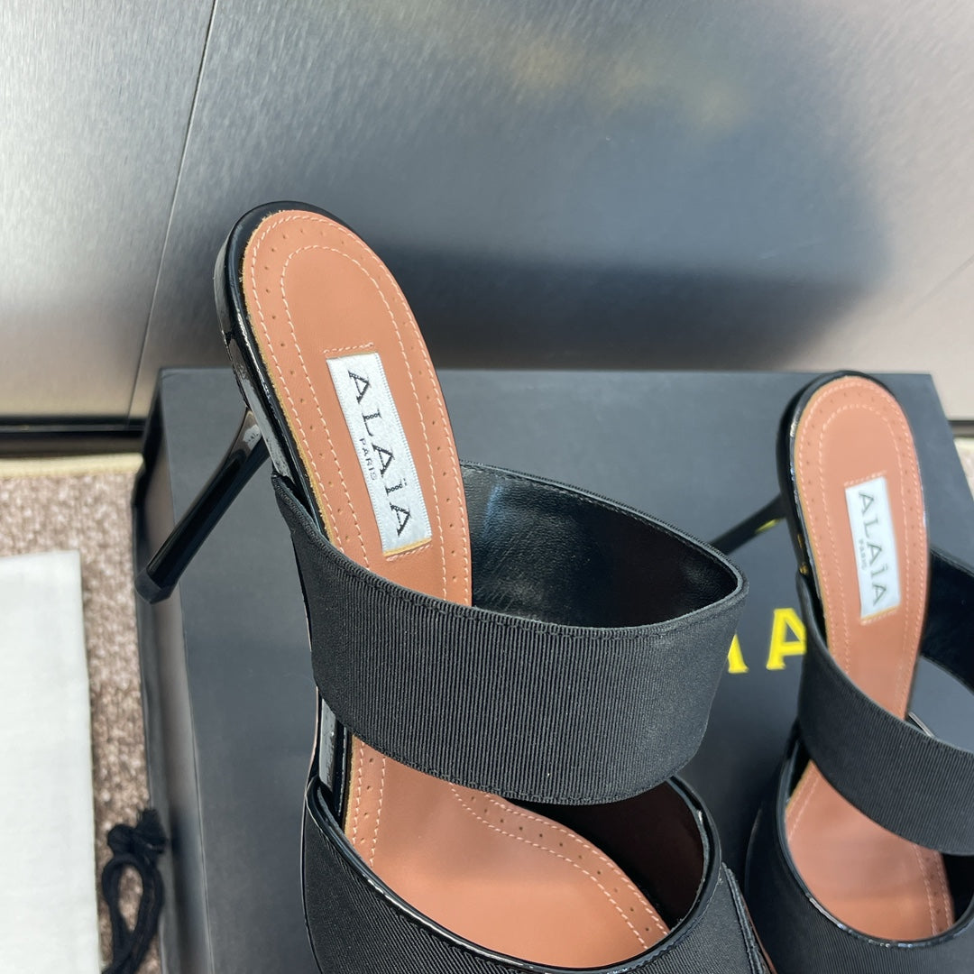 alaia mule 90 black grosgrain heart patent calfskin