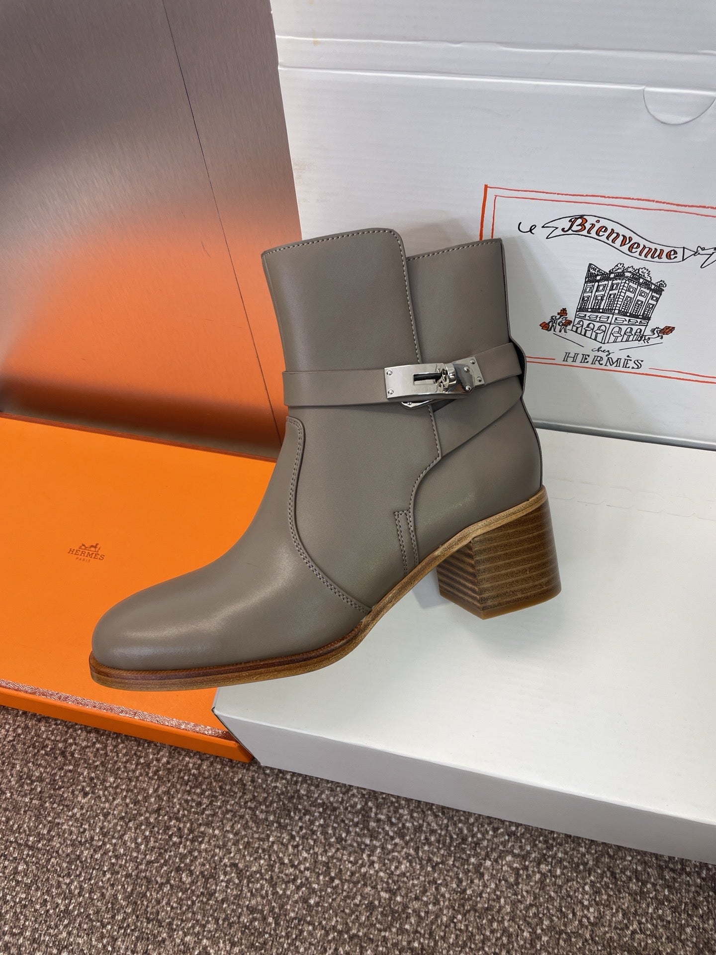HM 25 Jill Ankle Boot Gray Calfskin 508491