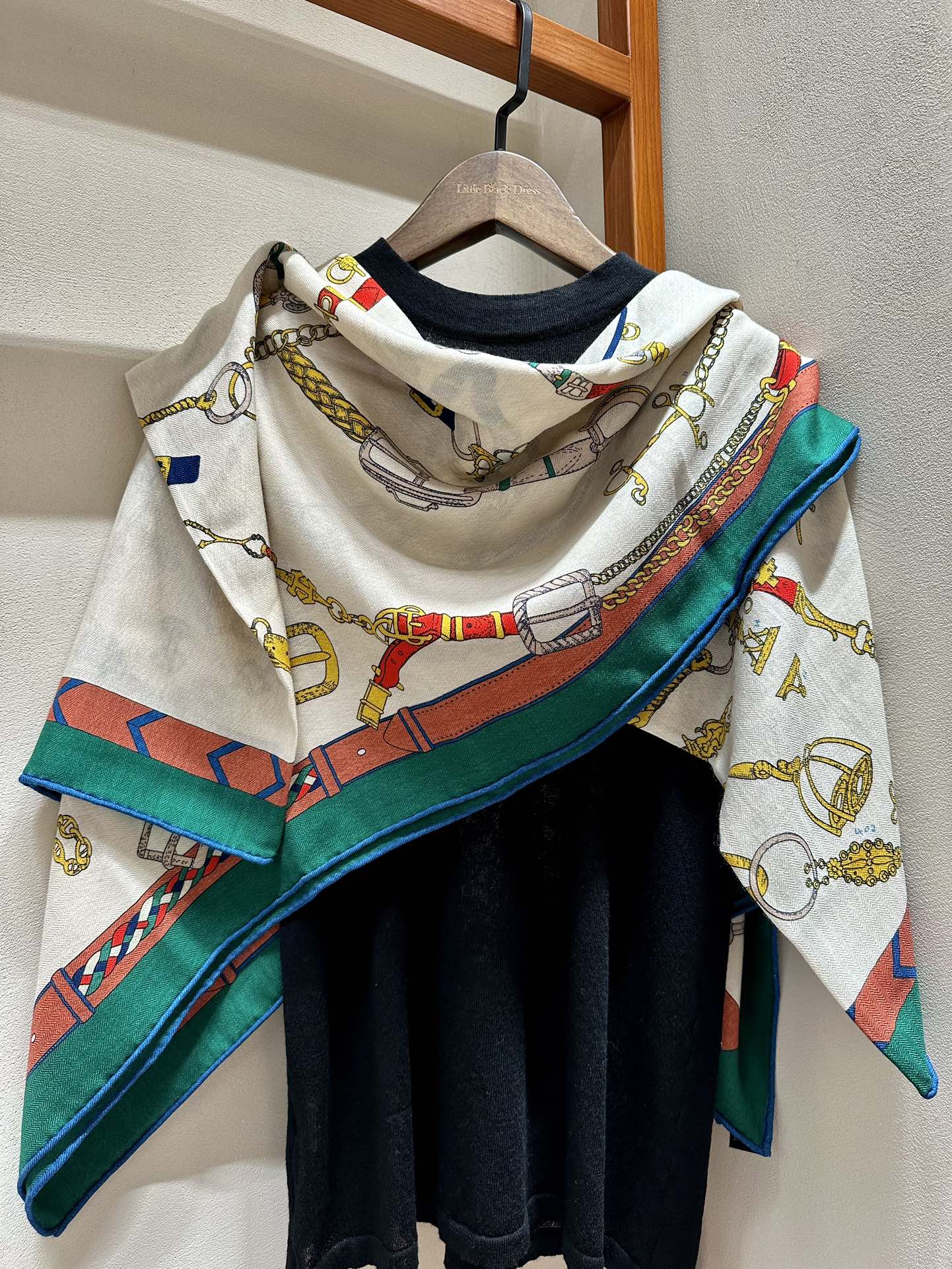 Chevaux Dechaines Shawl 135 CM IN Green Colorful Cashmere Silk 373684
