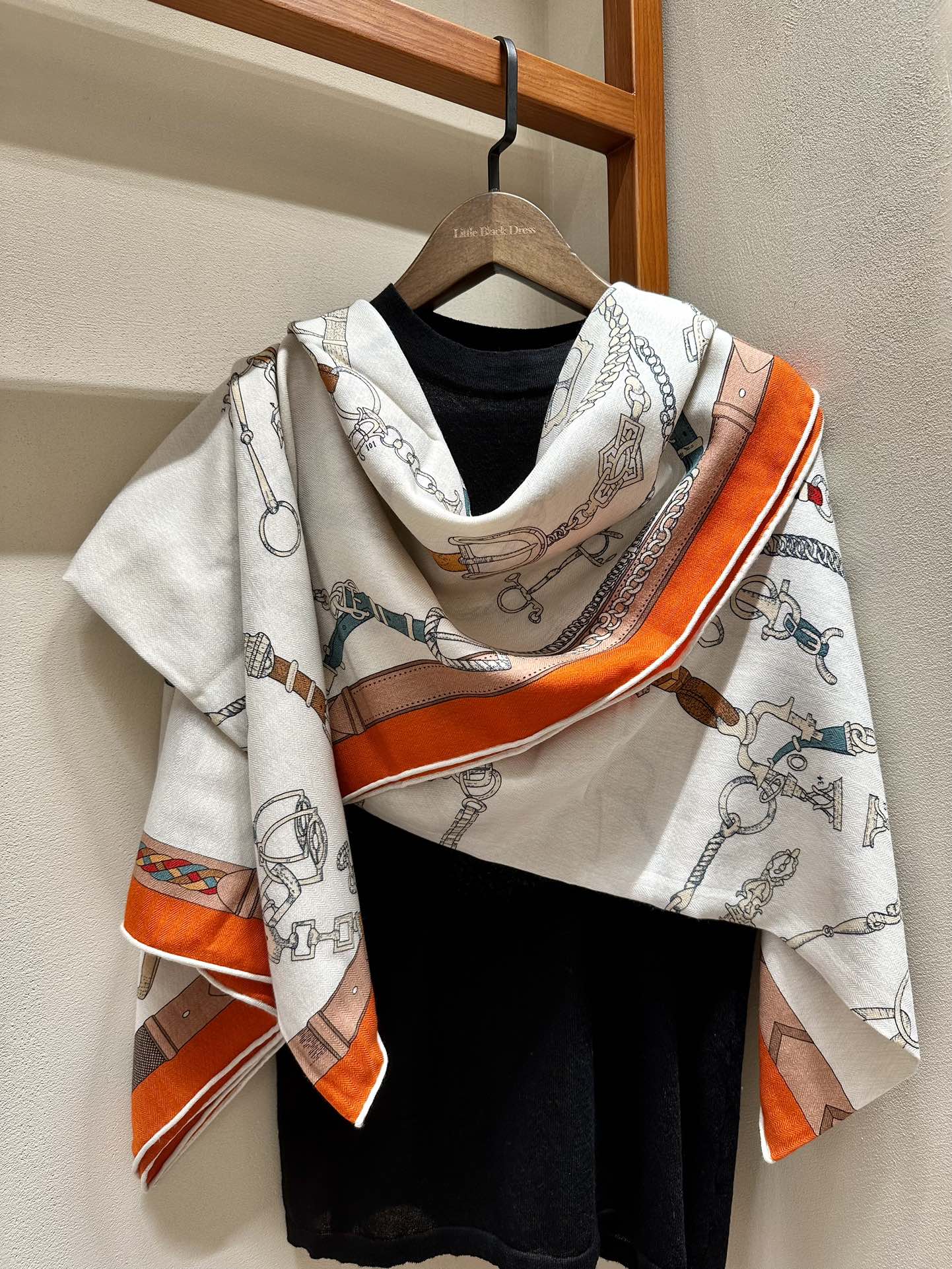 Chevaux Dechaines Shawl 135 CM IN Orange Colorful Cashmere Silk 373685