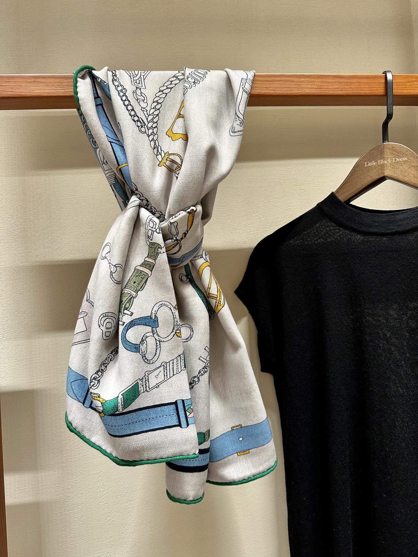 Chevaux Dechaines Shawl 135 CM IN Light Blue Colorful Cashmere Silk 373686