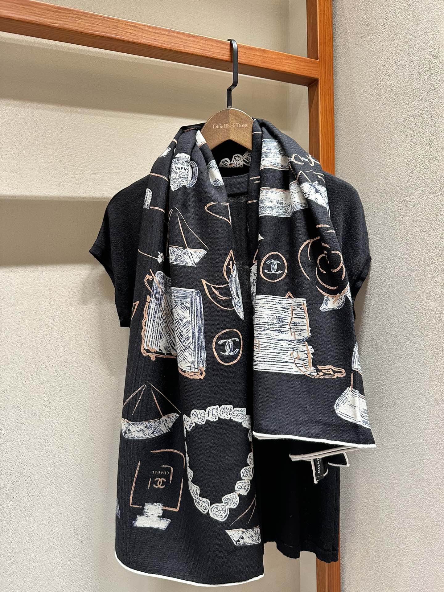 CC Square Scarf 140 CM In Black White Cashmere Silk 408655