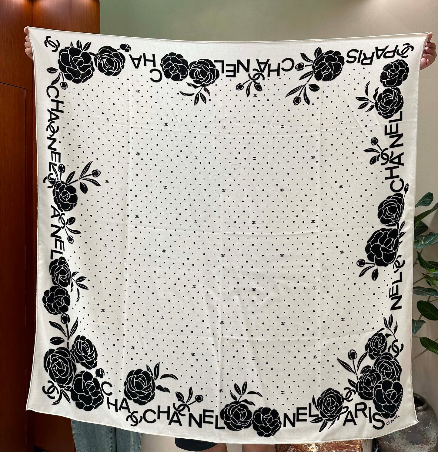 CC Square Scarf 140 CM In White Mix Black Silk 396374