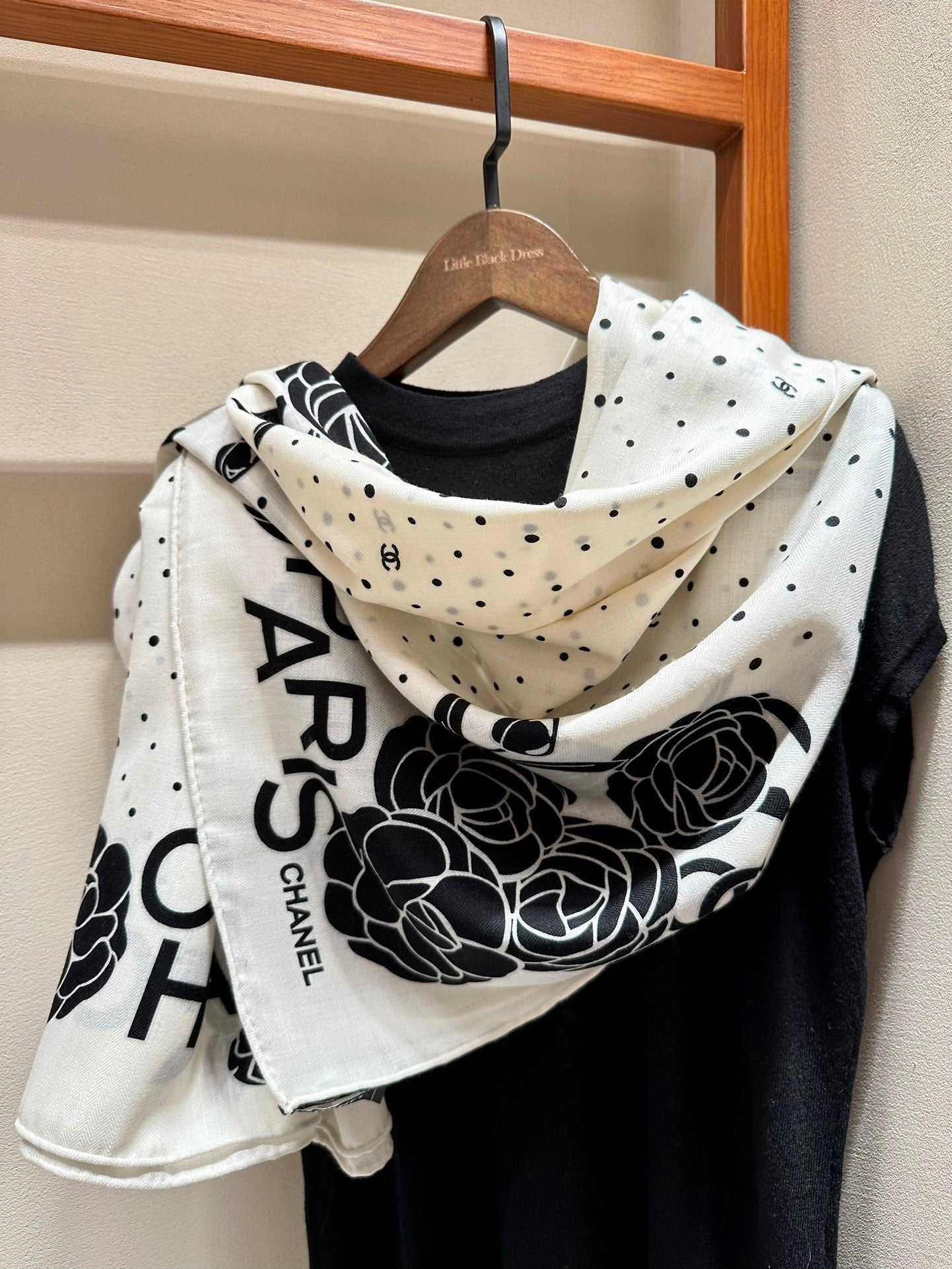 CC Square Scarf 140 CM In White Mix Black Silk 396374