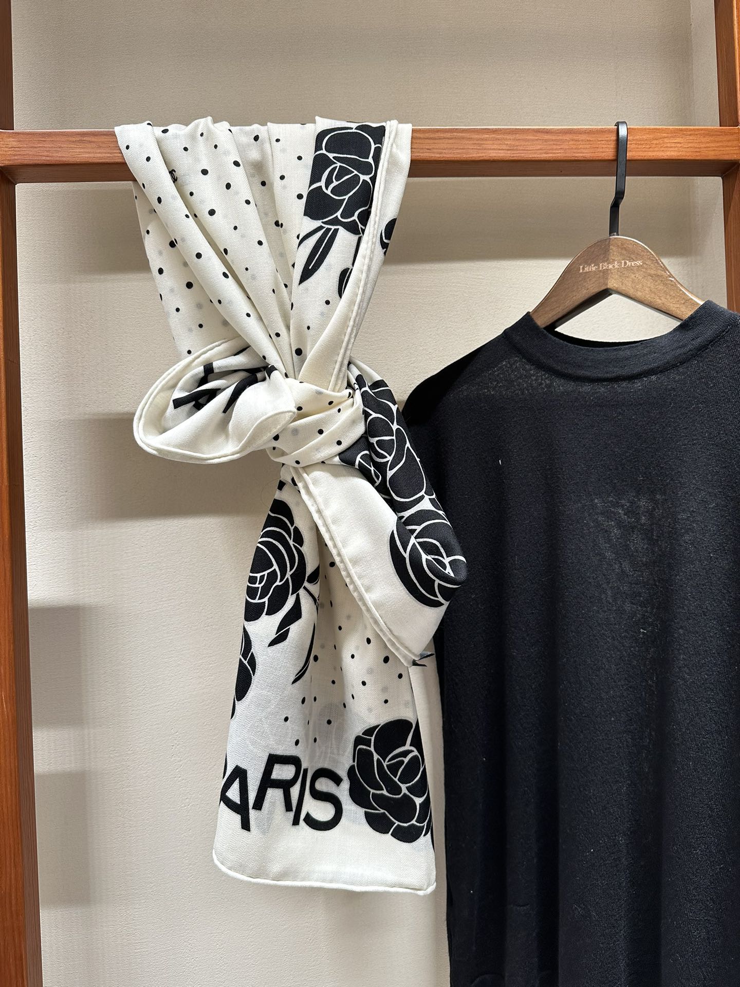 CC Square Scarf 140 CM In White Mix Black Silk 396374