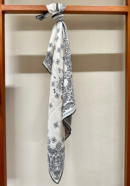 CC Scarf 185 CM In White Black Printed Pattern Cashmere Silk 371904
