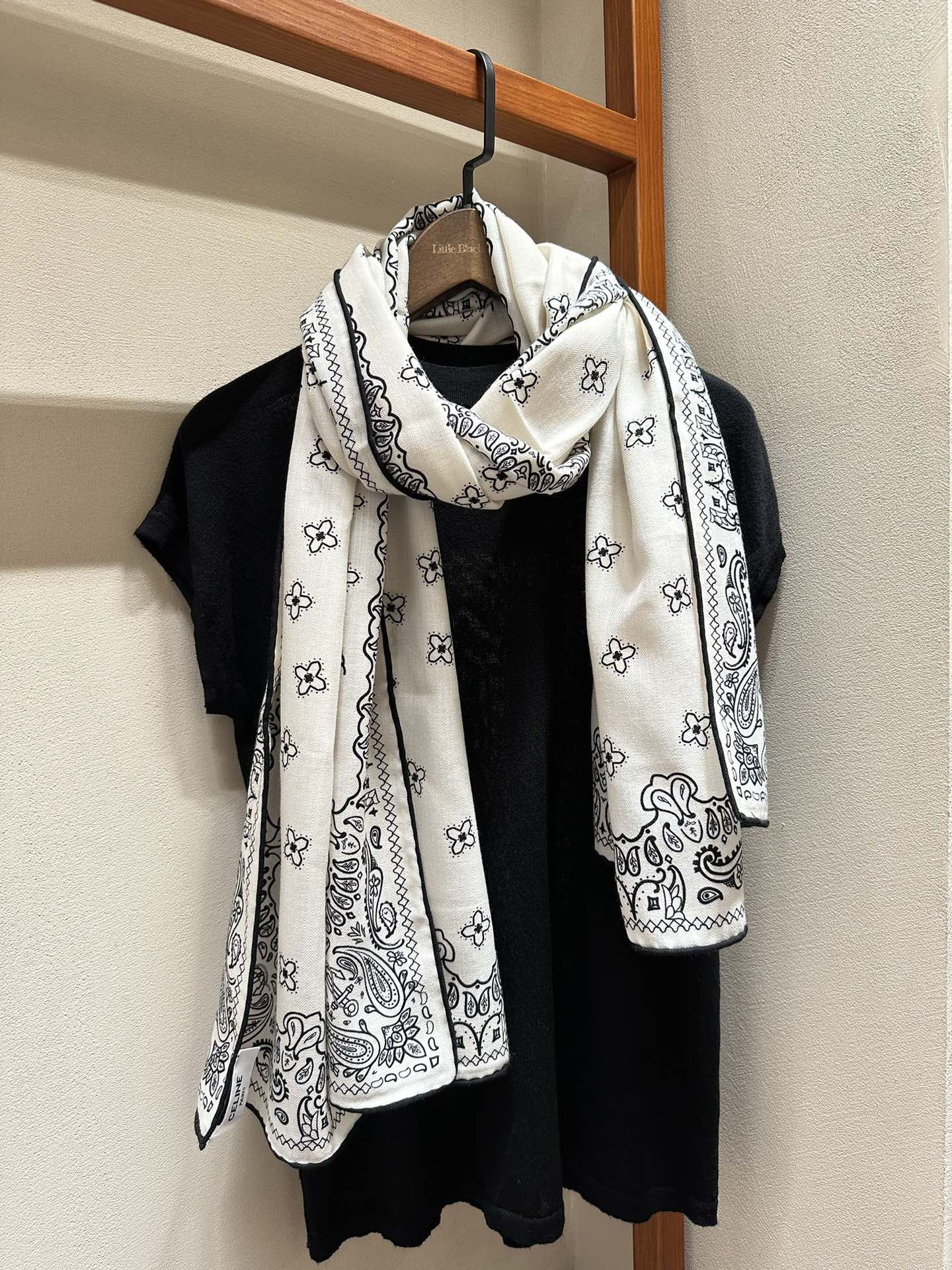 CC Scarf 185 CM In White Black Printed Pattern Cashmere Silk 371904