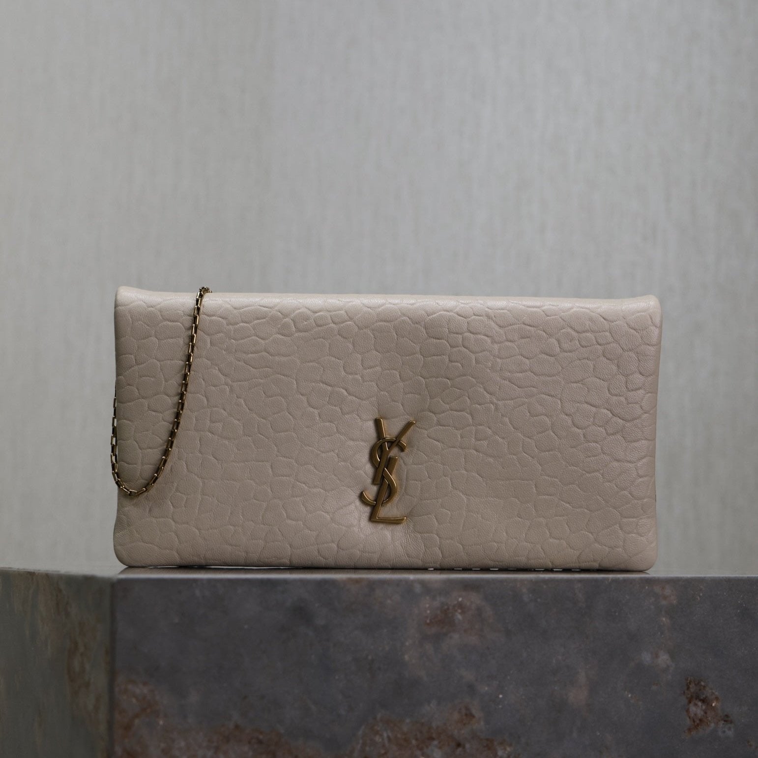 CALYPSO POUCH 24 IN CREAM ELEPHANT TEXTURED LAMBSKIN GOLD LOGO