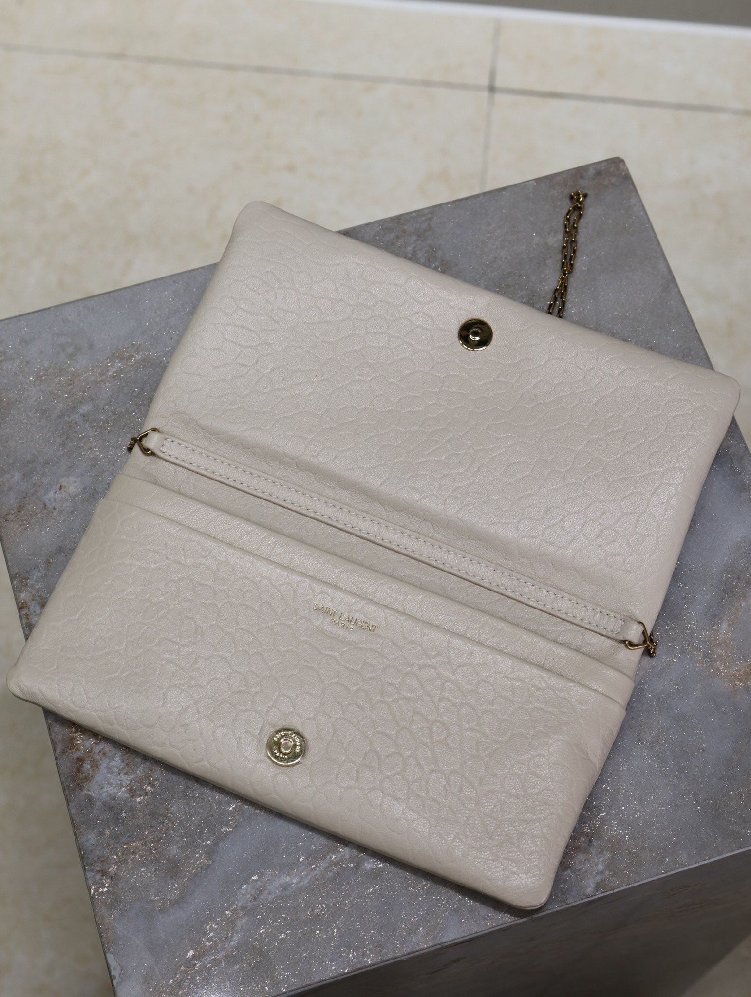 CALYPSO POUCH 24 IN CREAM ELEPHANT TEXTURED LAMBSKIN GOLD LOGO