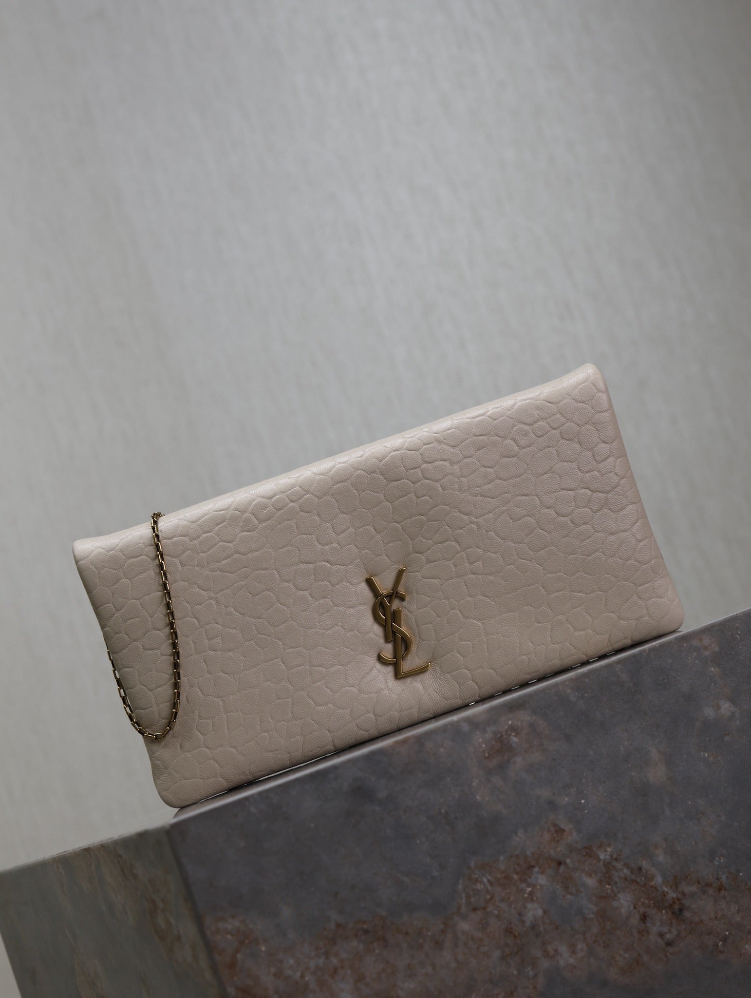 CALYPSO POUCH 24 IN CREAM ELEPHANT TEXTURED LAMBSKIN GOLD LOGO