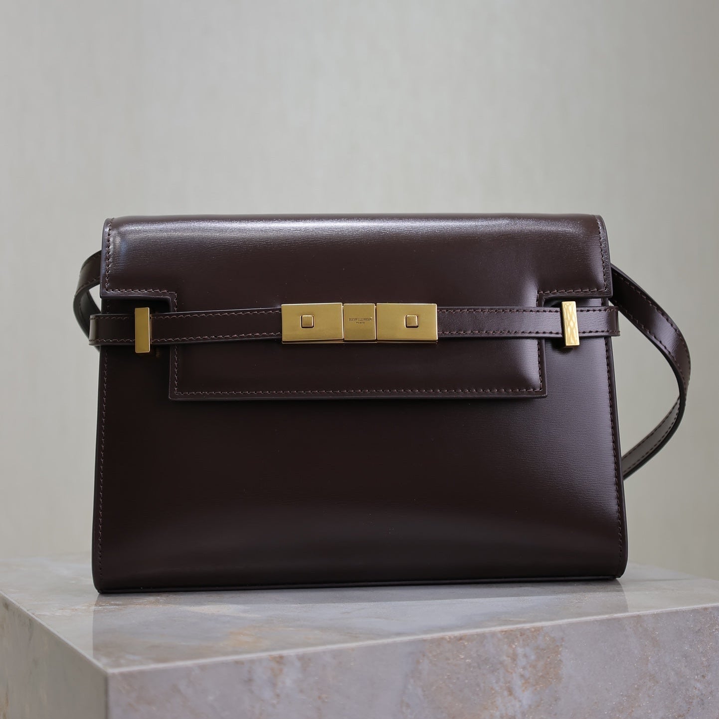 MANHATTAN IN BOX SMALL 24 IN DARK BURGUNDY CALFSKIN GOLD HARDWARE