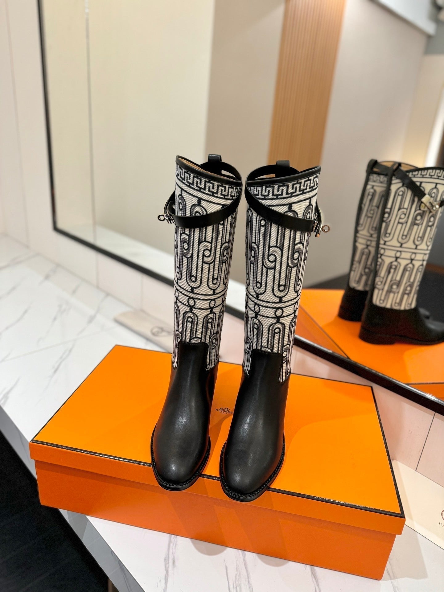 HM Jumping Boot 20mm In Black Cowhide 992365