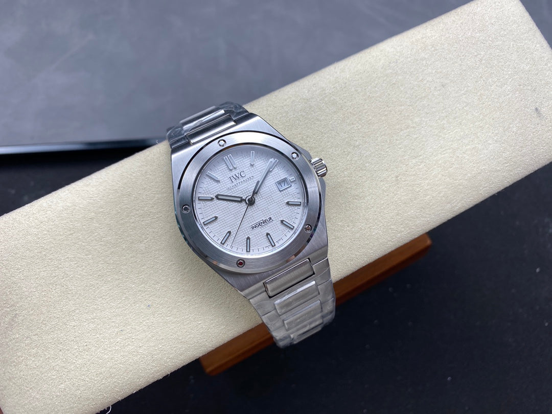 IWC Ingenieur 40mm White Dial Sliver White Numerals Steel Case