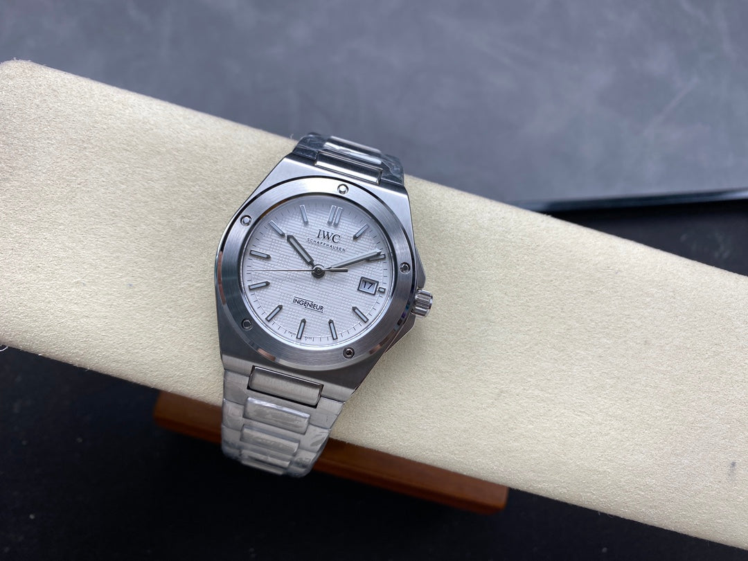 IWC Ingenieur 40mm White Dial Sliver White Numerals Steel Case