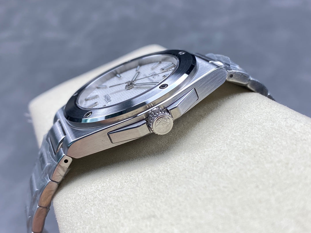 IWC Ingenieur 40mm White Dial Sliver White Numerals Steel Case